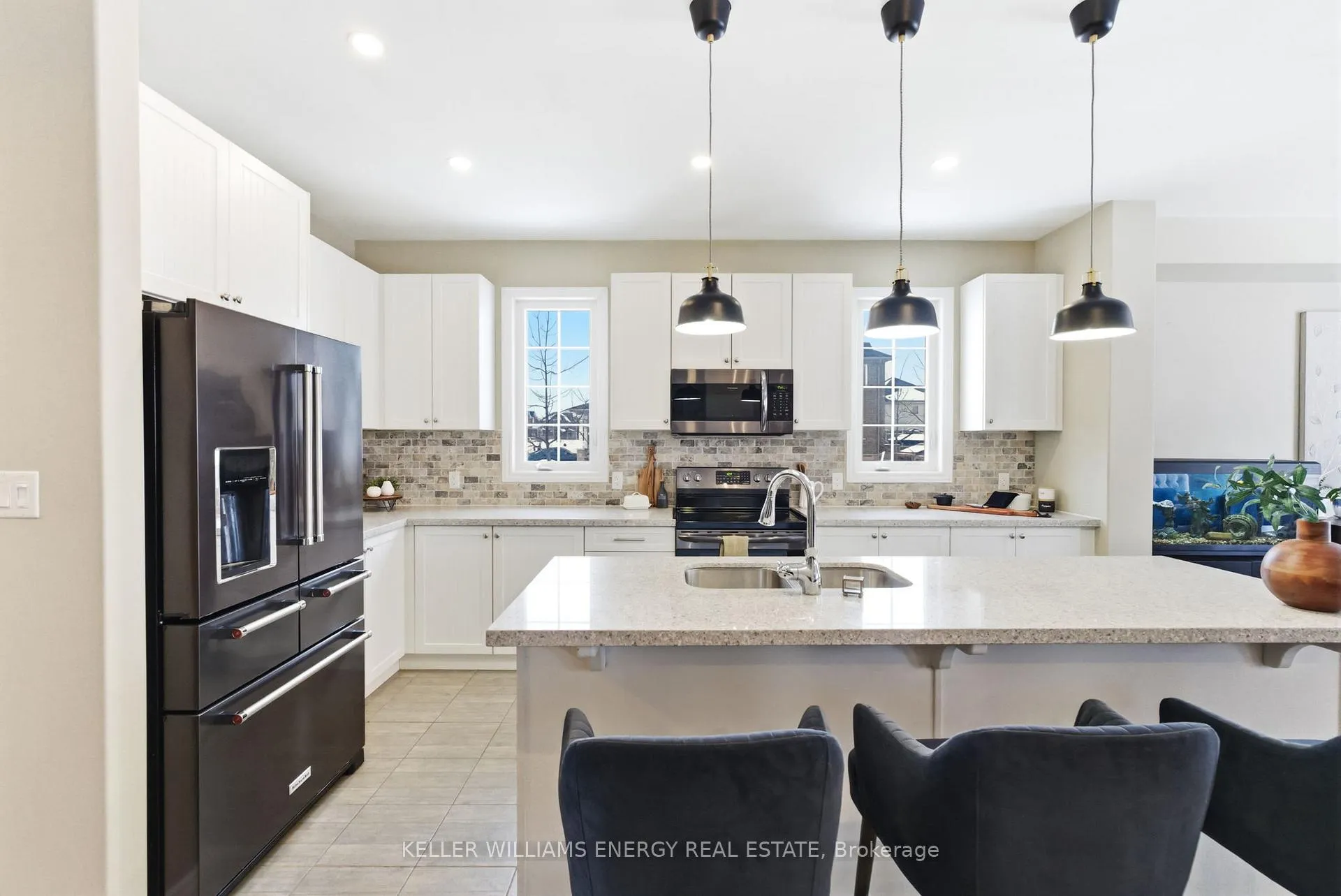 Photo 7 of 219 Crombie Street, Clarington, Bowmanville — HOMEH