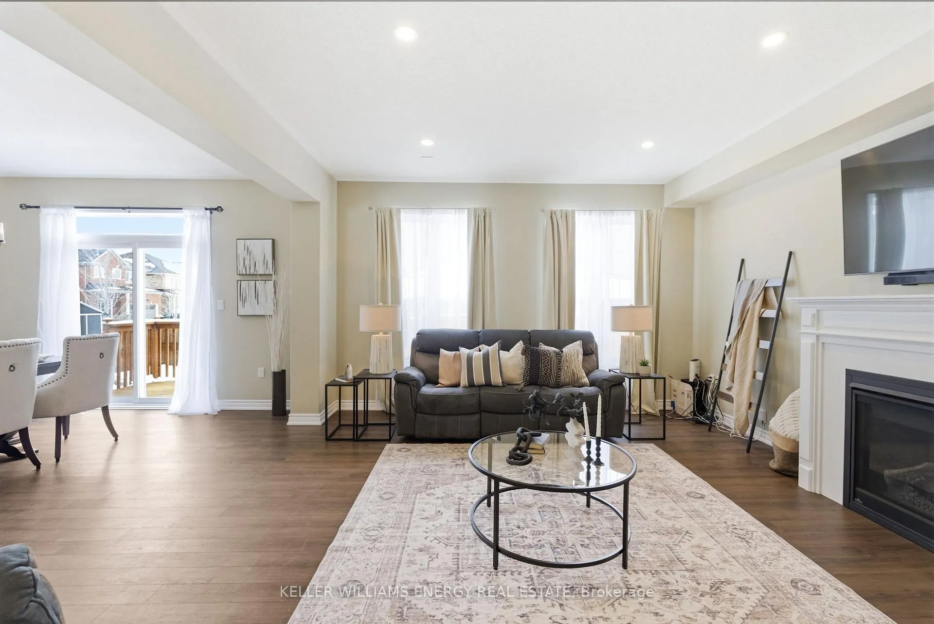Photo 14 of 219 Crombie Street, Clarington, Bowmanville — HOMEH