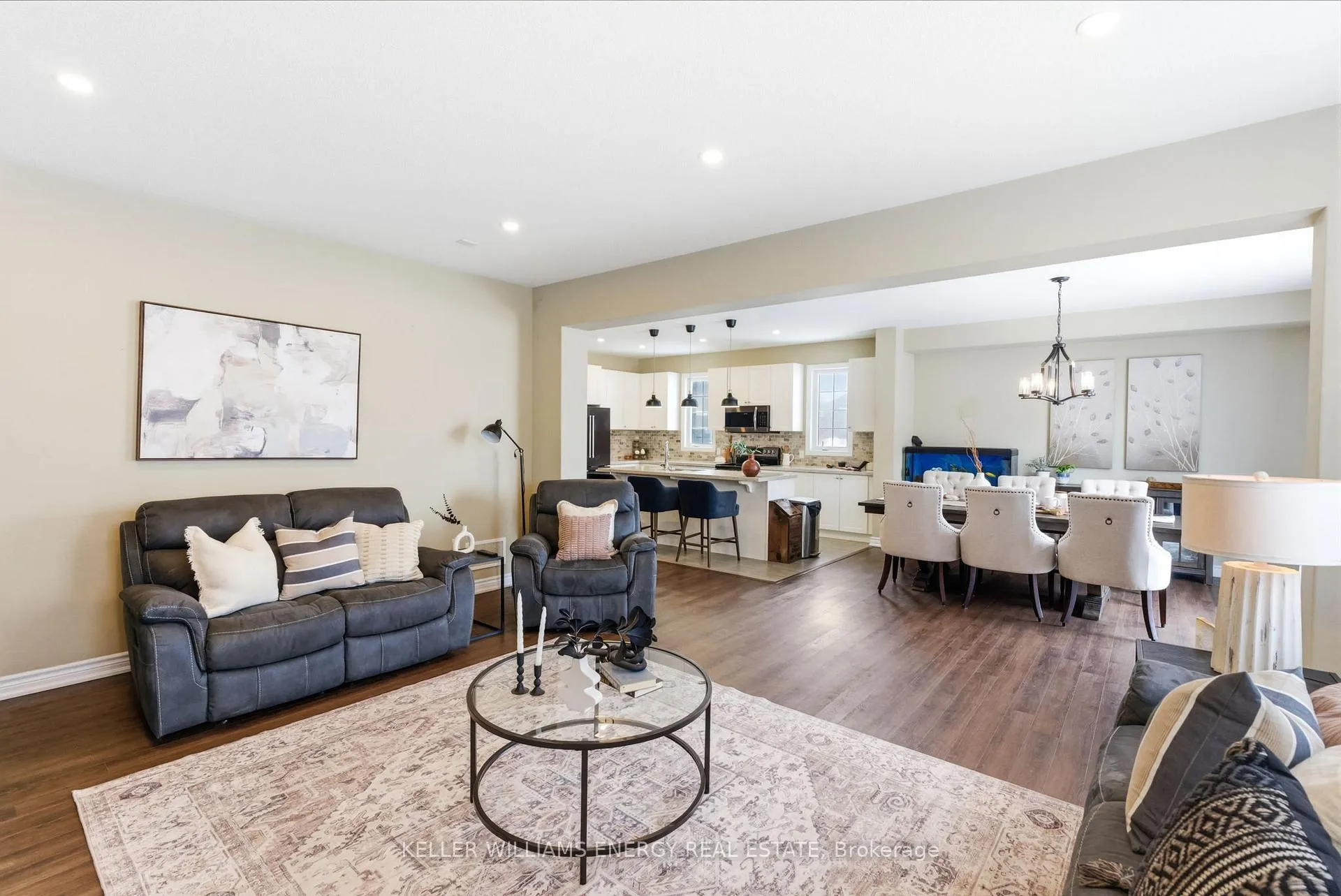 Photo 16 of 219 Crombie Street, Clarington, Bowmanville — HOMEH