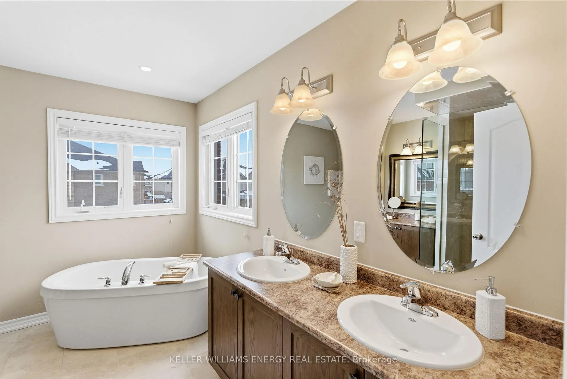 Photo 24 of 219 Crombie Street, Clarington, Bowmanville — HOMEH