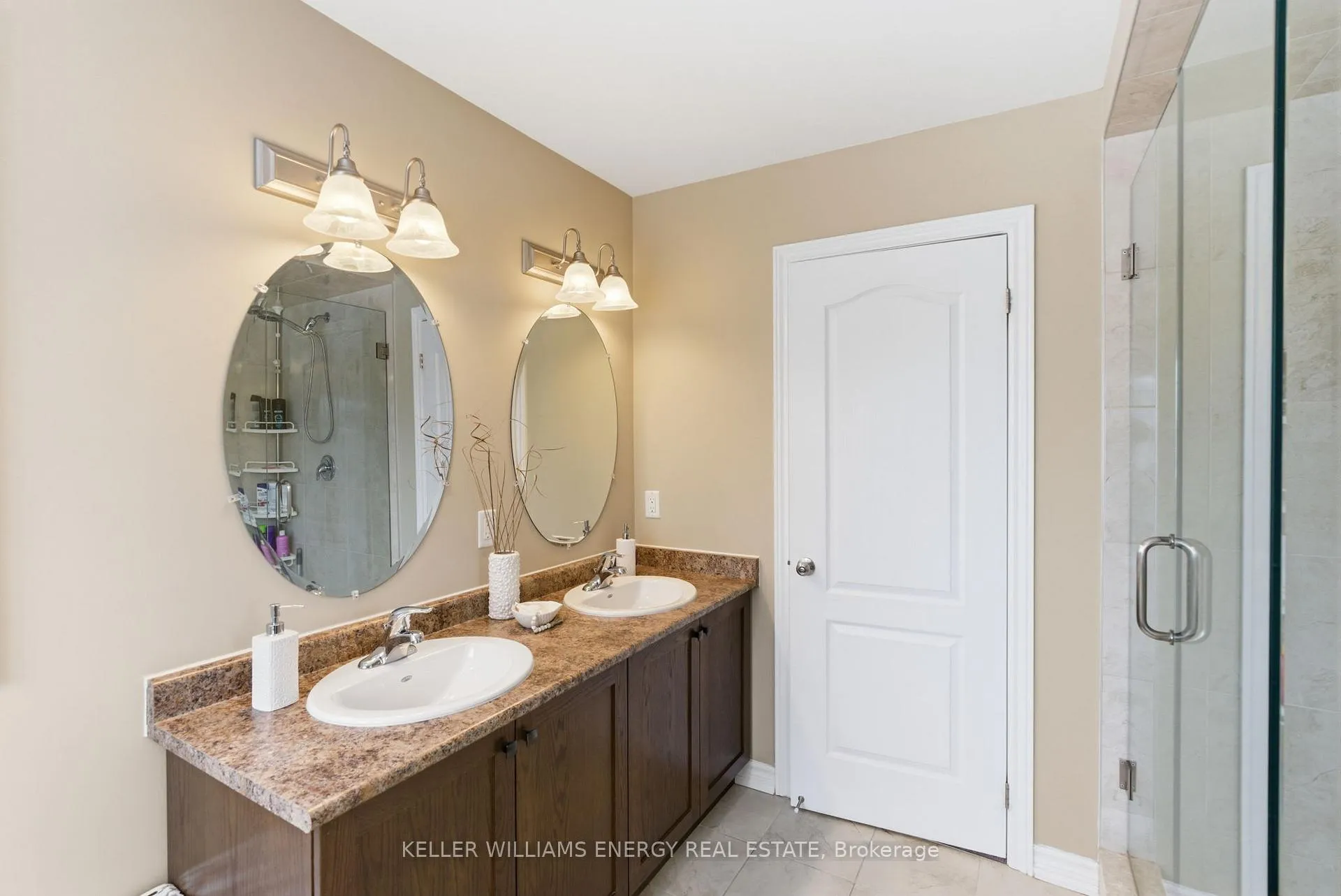 Photo 26 of 219 Crombie Street, Clarington, Bowmanville — HOMEH