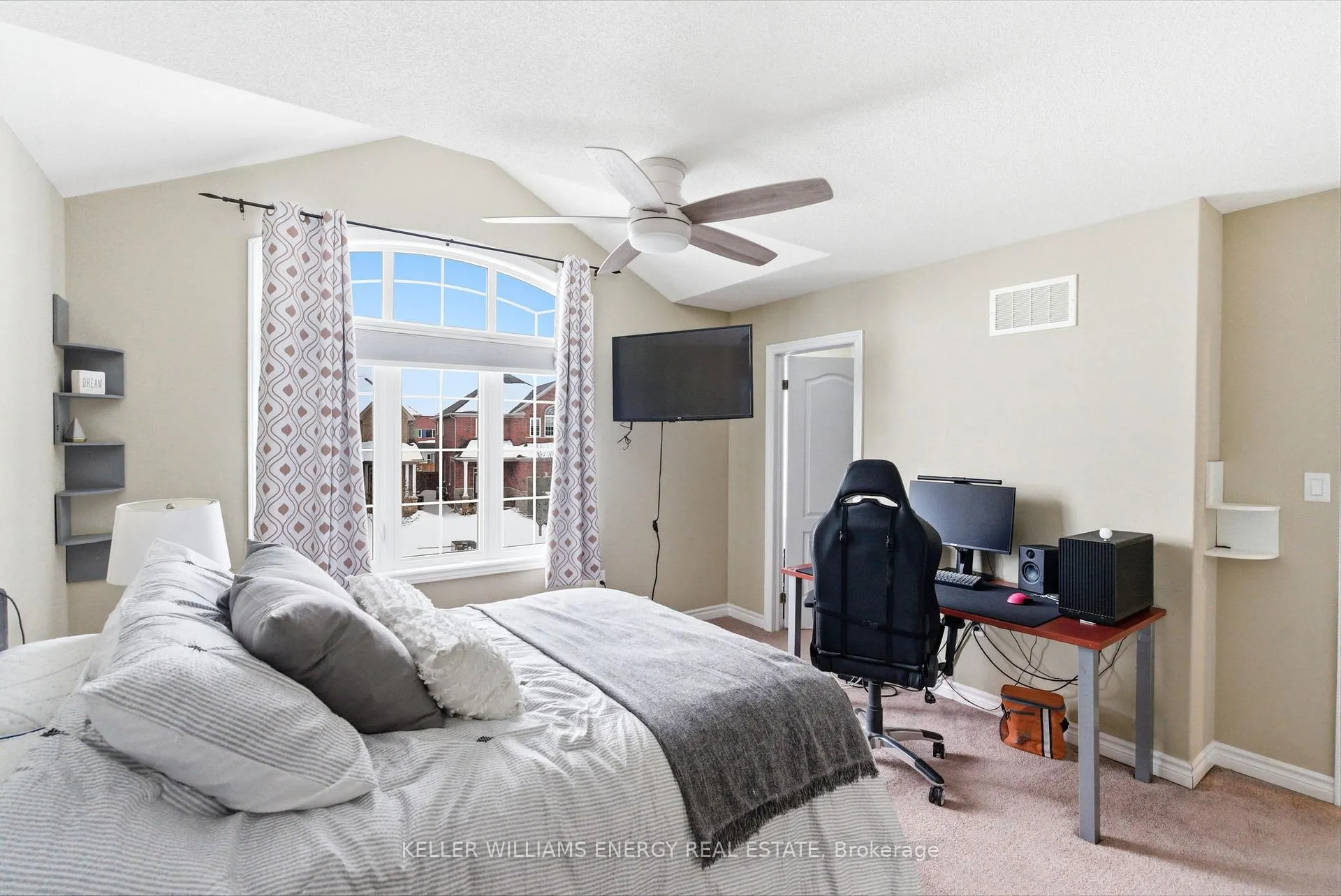 Photo 35 of 219 Crombie Street, Clarington, Bowmanville — HOMEH