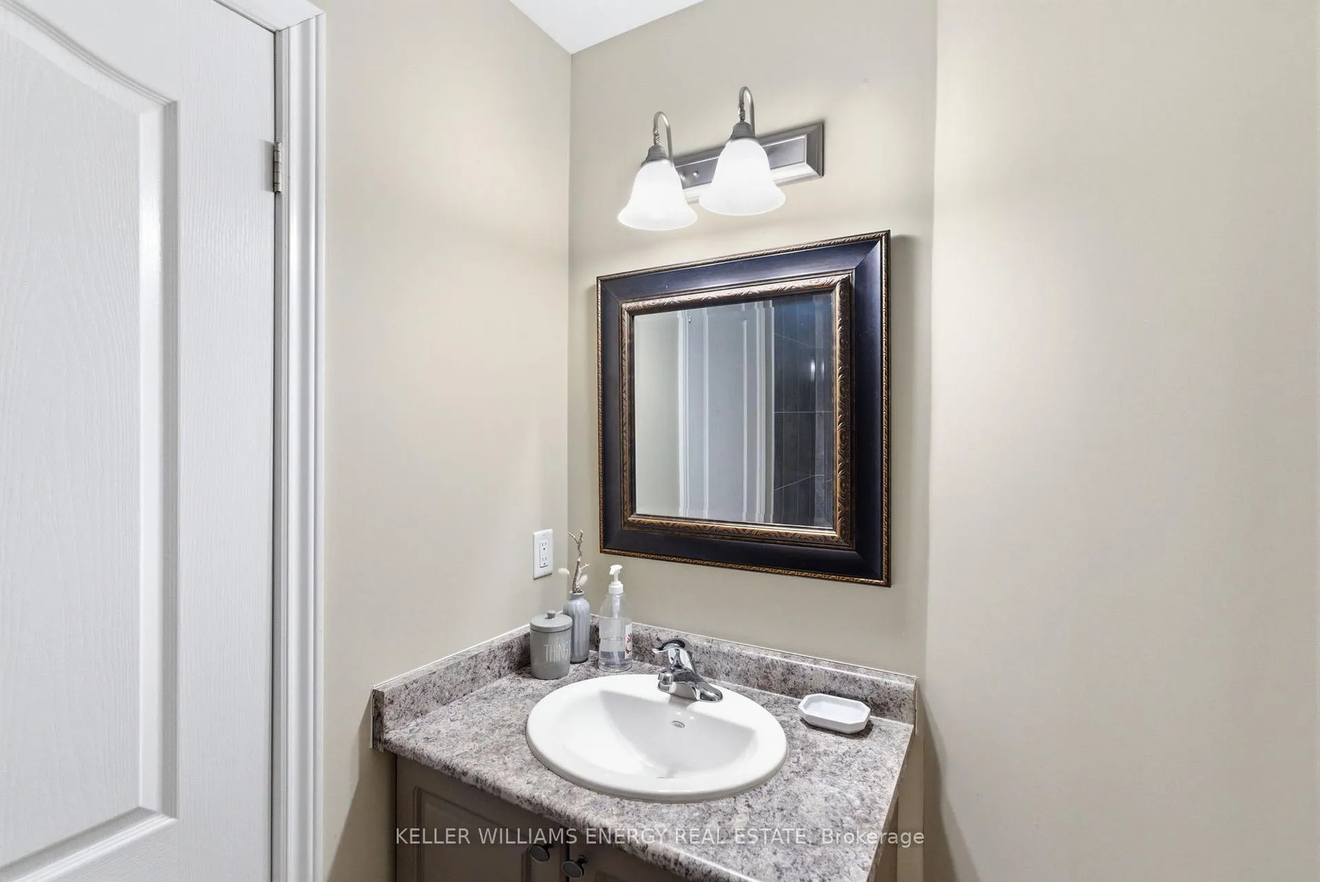 Photo 36 of 219 Crombie Street, Clarington, Bowmanville — HOMEH