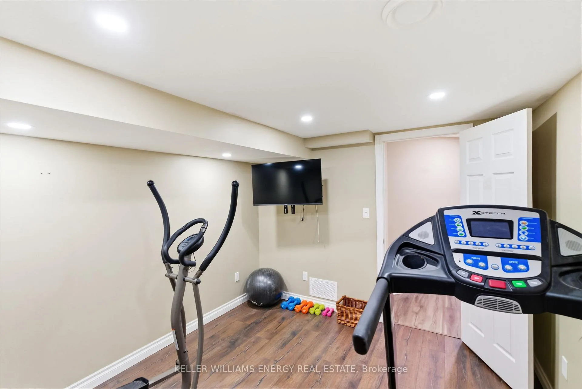 Photo 39 of 219 Crombie Street, Clarington, Bowmanville — HOMEH