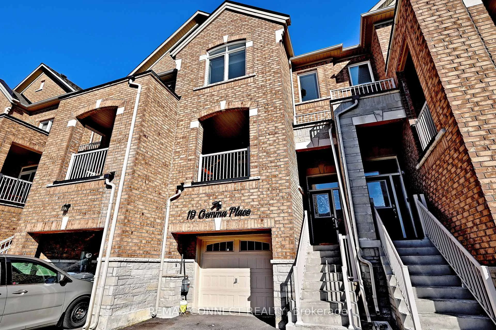 Photo 1 of 19 Gemma Place, Brampton, Heart Lake West — HOMEH