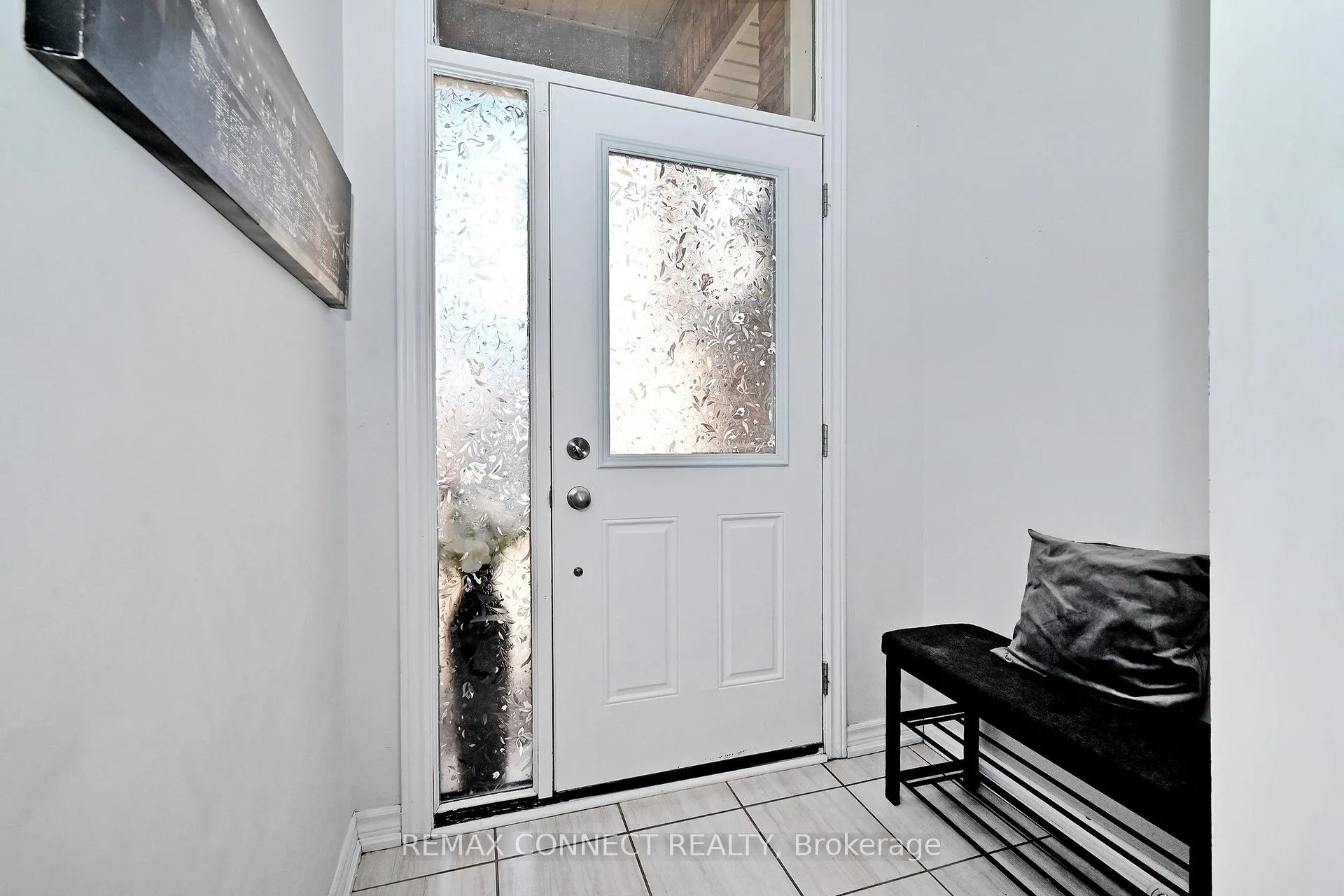 Photo 5 of 19 Gemma Place, Brampton, Heart Lake West — HOMEH