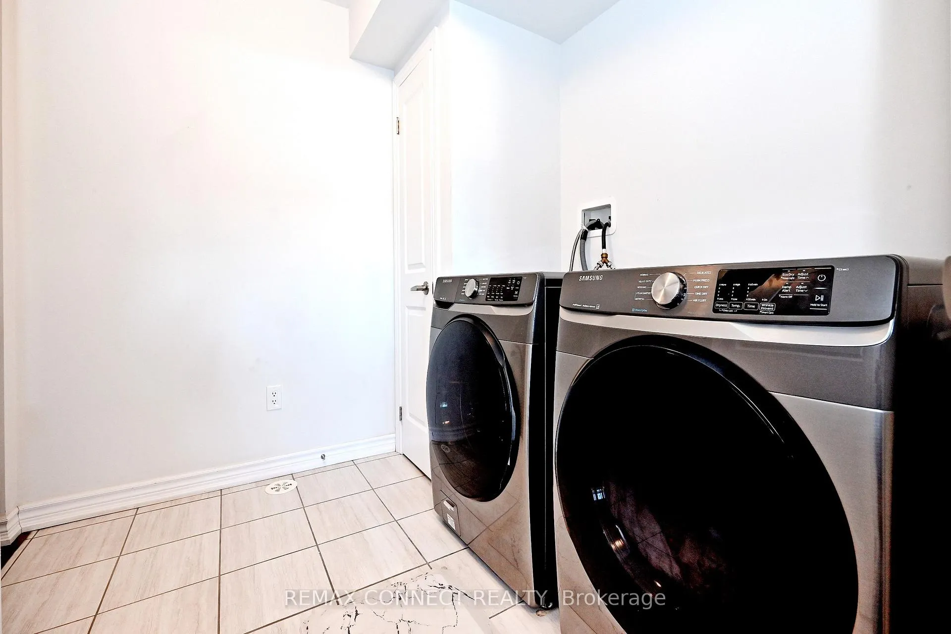 Photo 44 of 19 Gemma Place, Brampton, Heart Lake West — HOMEH