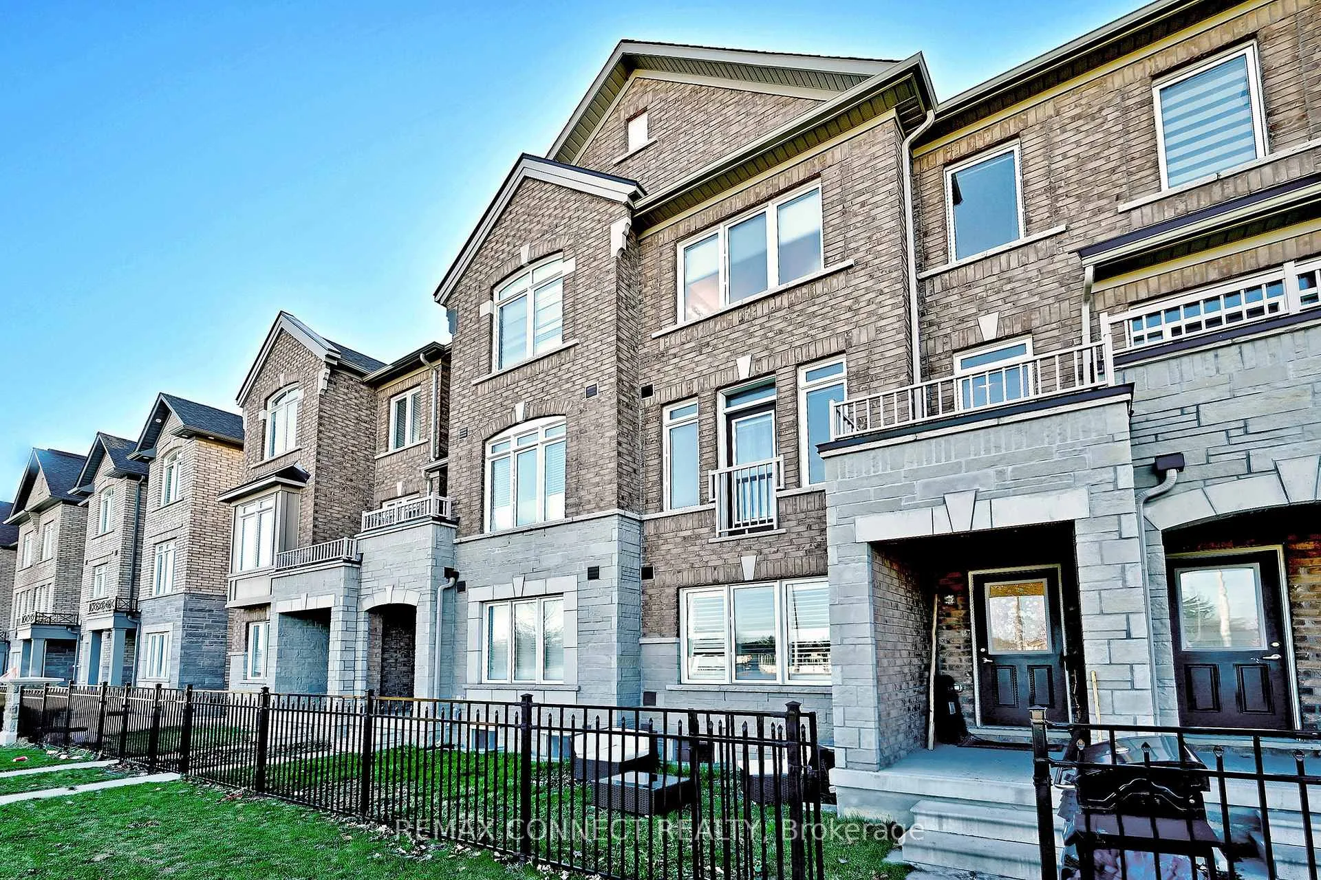 Photo 46 of 19 Gemma Place, Brampton, Heart Lake West — HOMEH