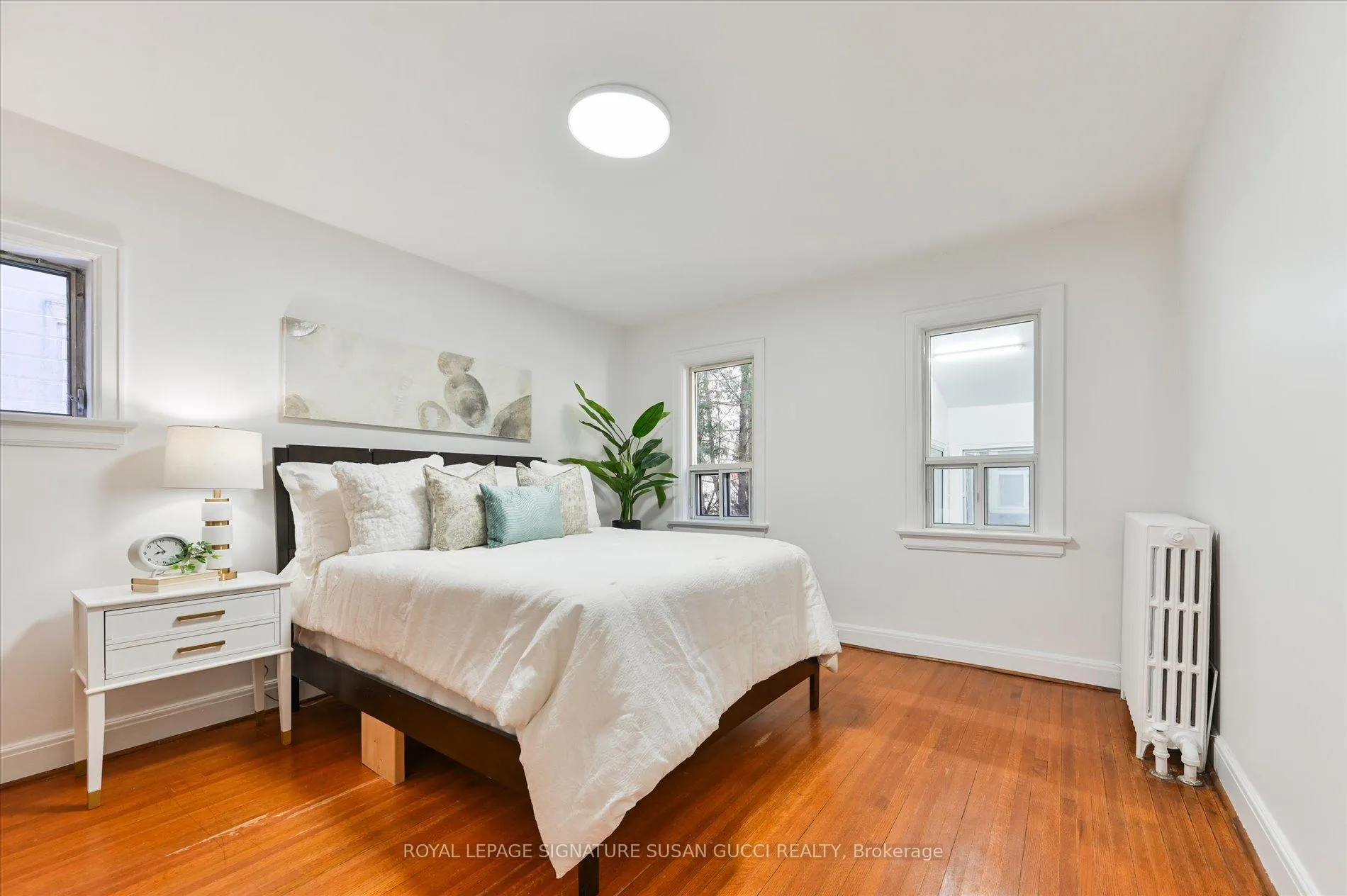 Photo 14 of 20 Airley Crescent, Toronto, East York — HOMEH