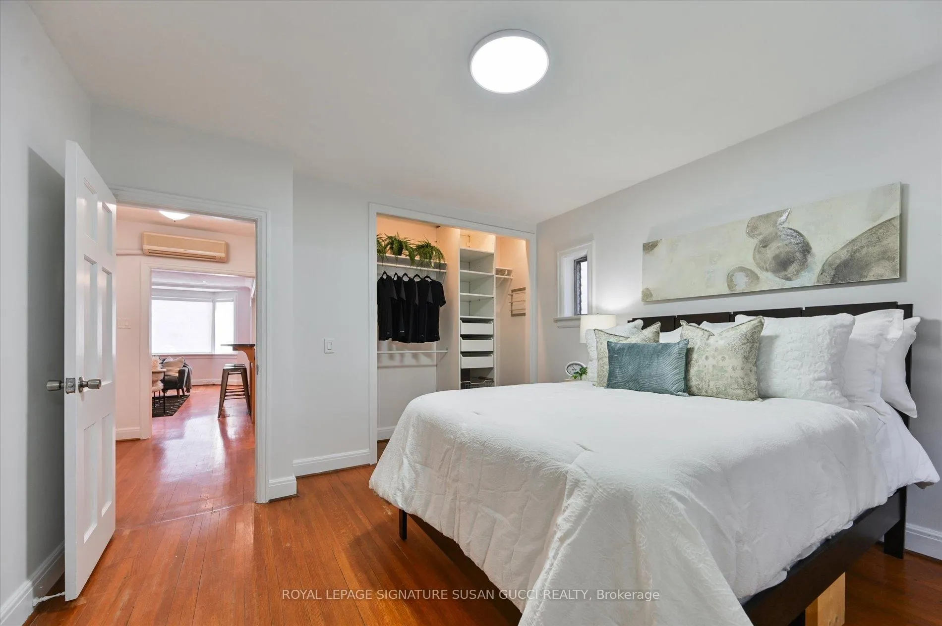 Photo 15 of 20 Airley Crescent, Toronto, East York — HOMEH