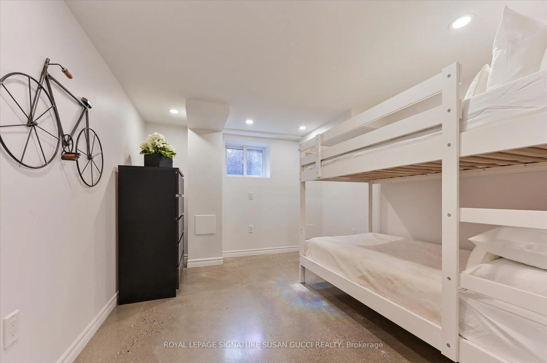 Photo 20 of 20 Airley Crescent, Toronto, East York — HOMEH