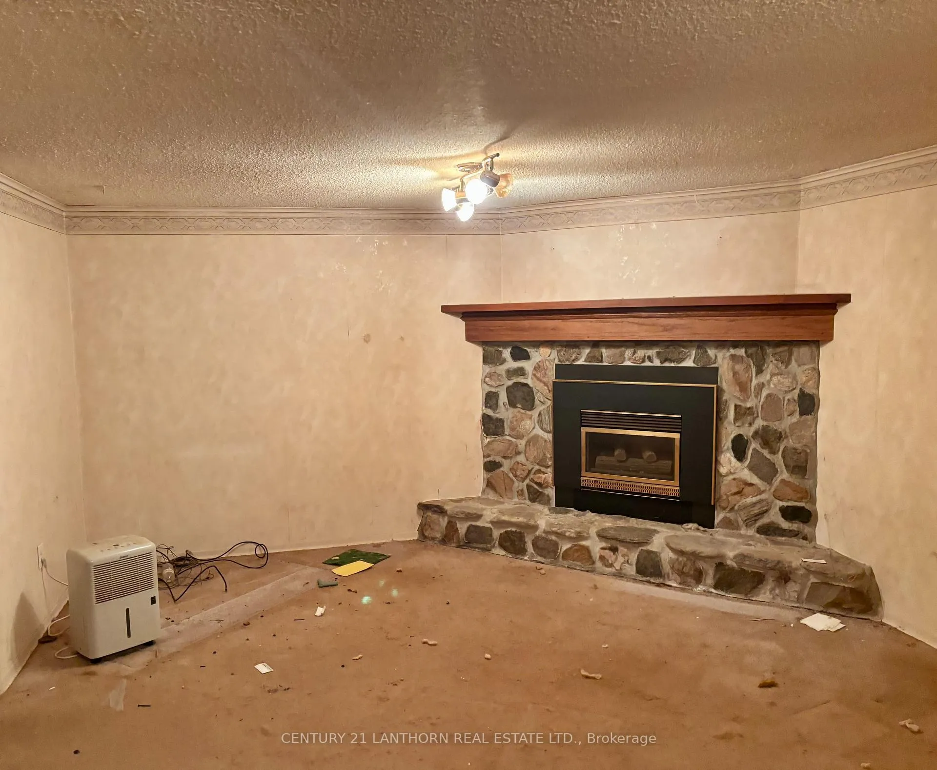 Photo 12 of 14 Spring Street, Prince Edward County, Picton Ward — HOMEH