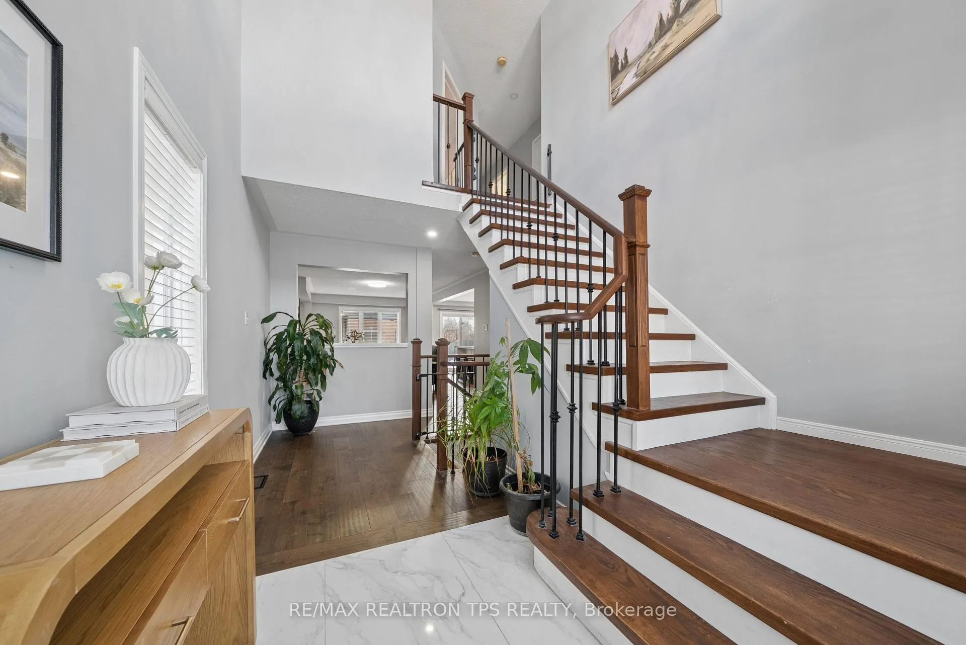 Photo 4 of 87 Madden Place, Clarington, Bowmanville — HOMEH