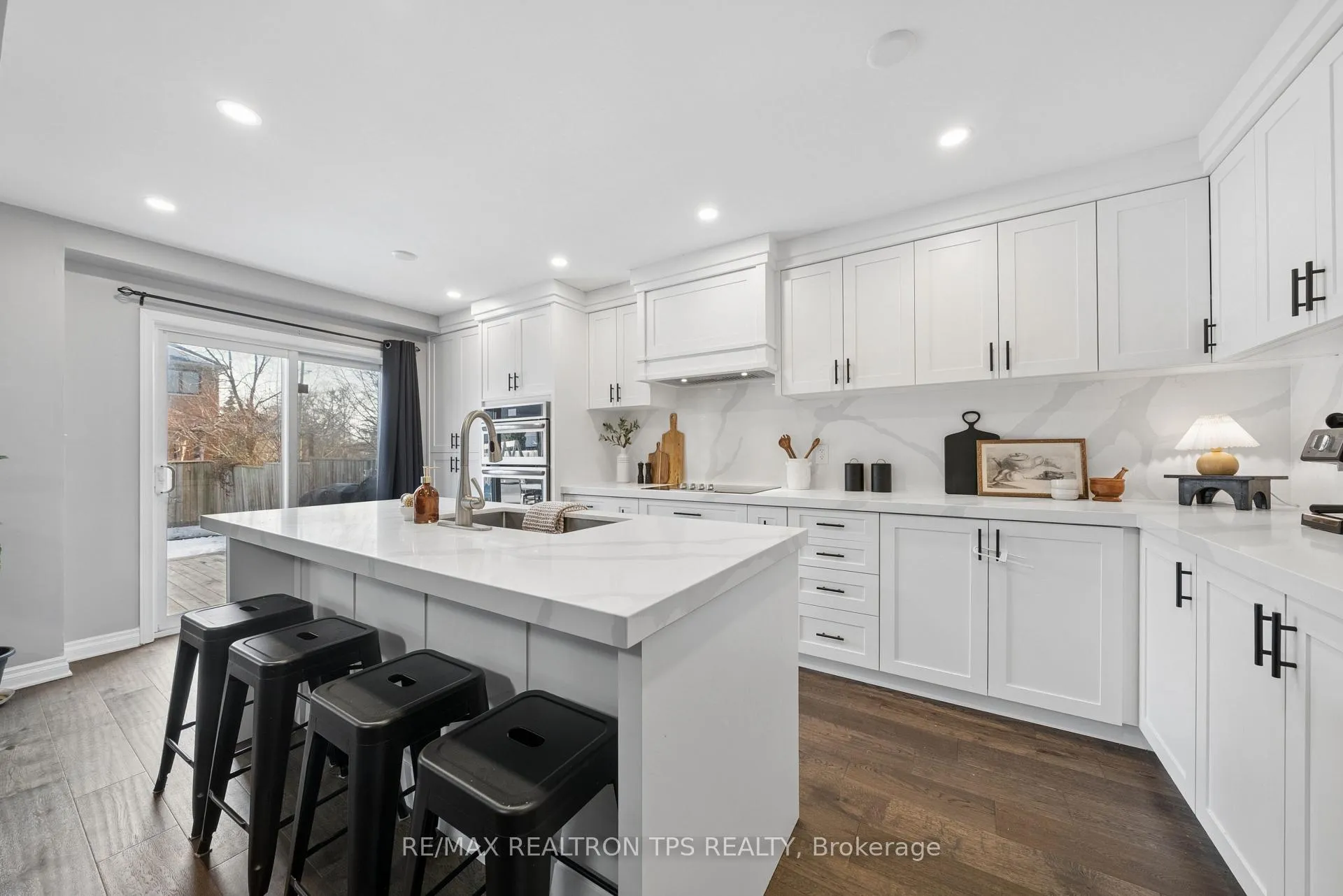 Photo 6 of 87 Madden Place, Clarington, Bowmanville — HOMEH