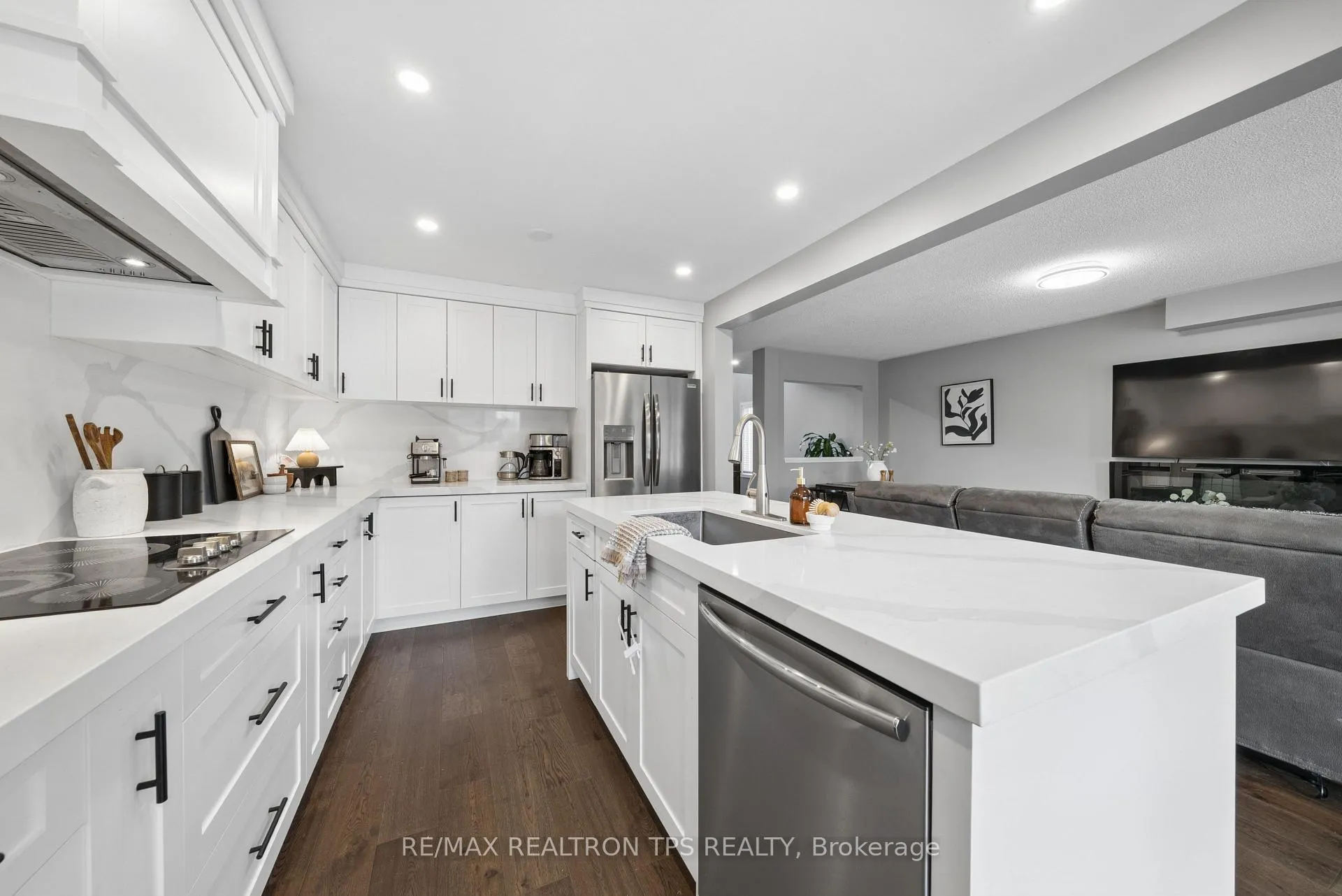 Photo 8 of 87 Madden Place, Clarington, Bowmanville — HOMEH