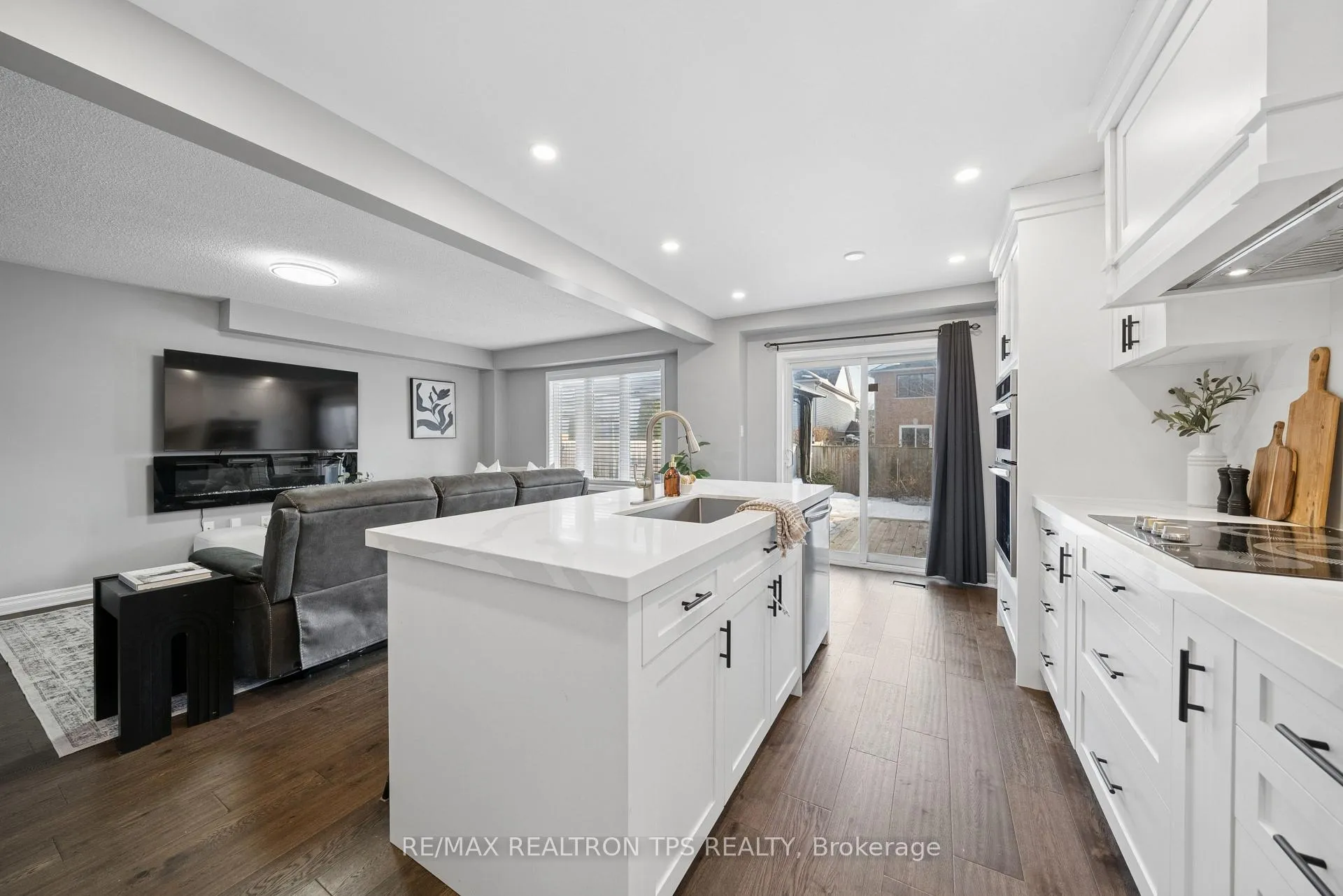 Photo 9 of 87 Madden Place, Clarington, Bowmanville — HOMEH