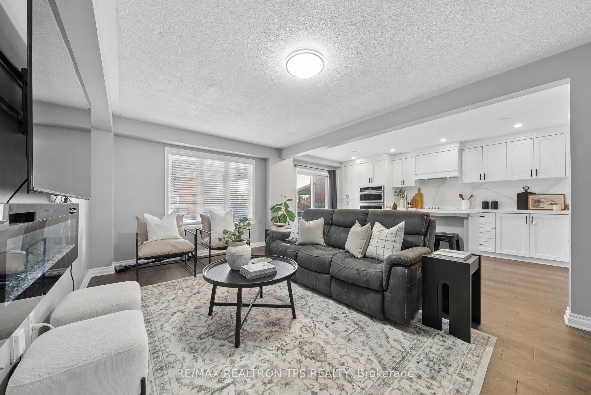 Photo 10 of 87 Madden Place, Clarington, Bowmanville — HOMEH