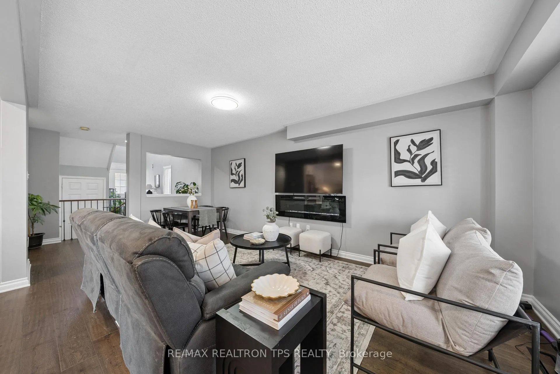 Photo 11 of 87 Madden Place, Clarington, Bowmanville — HOMEH