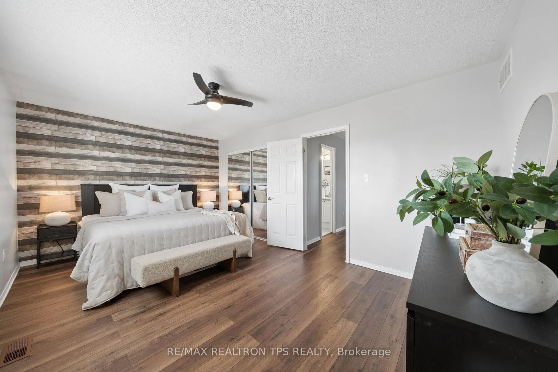 Photo 18 of 87 Madden Place, Clarington, Bowmanville — HOMEH