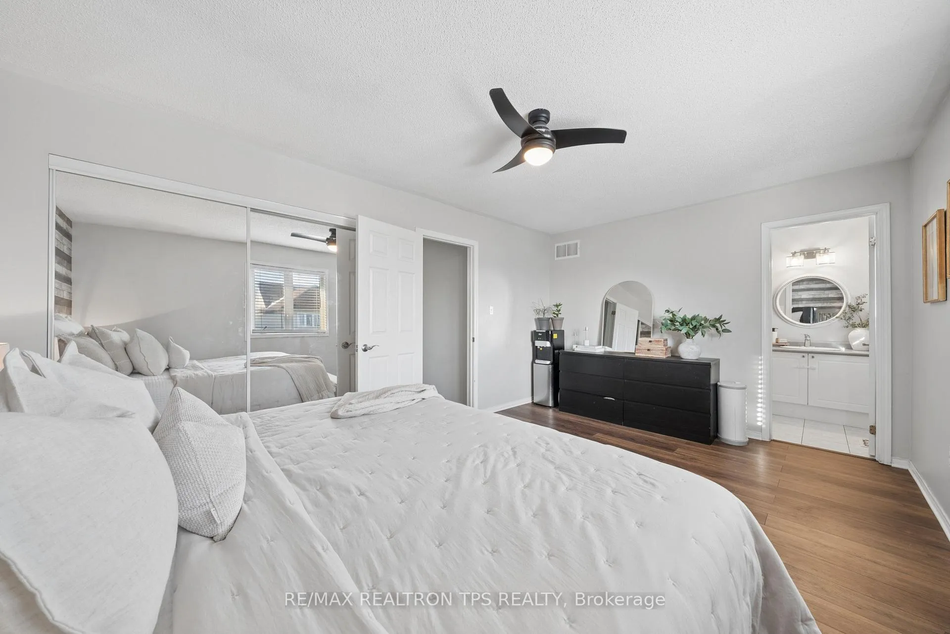 Photo 19 of 87 Madden Place, Clarington, Bowmanville — HOMEH