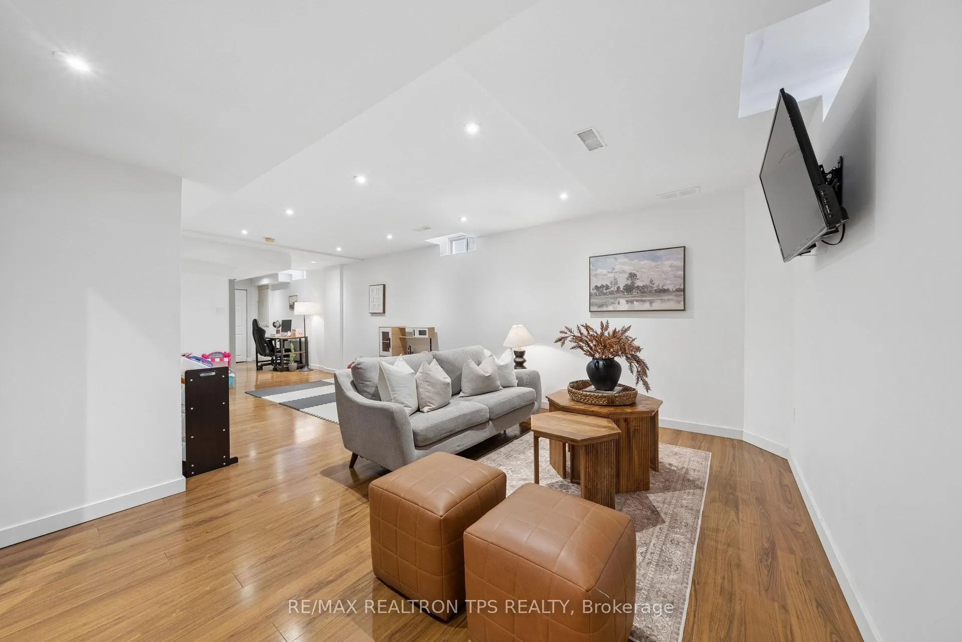 Photo 31 of 87 Madden Place, Clarington, Bowmanville — HOMEH