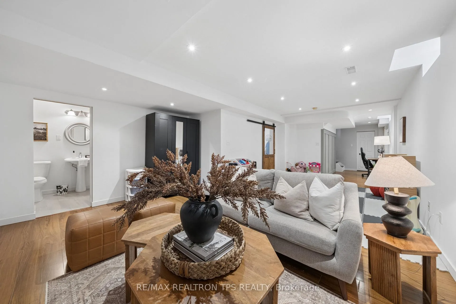 Photo 32 of 87 Madden Place, Clarington, Bowmanville — HOMEH