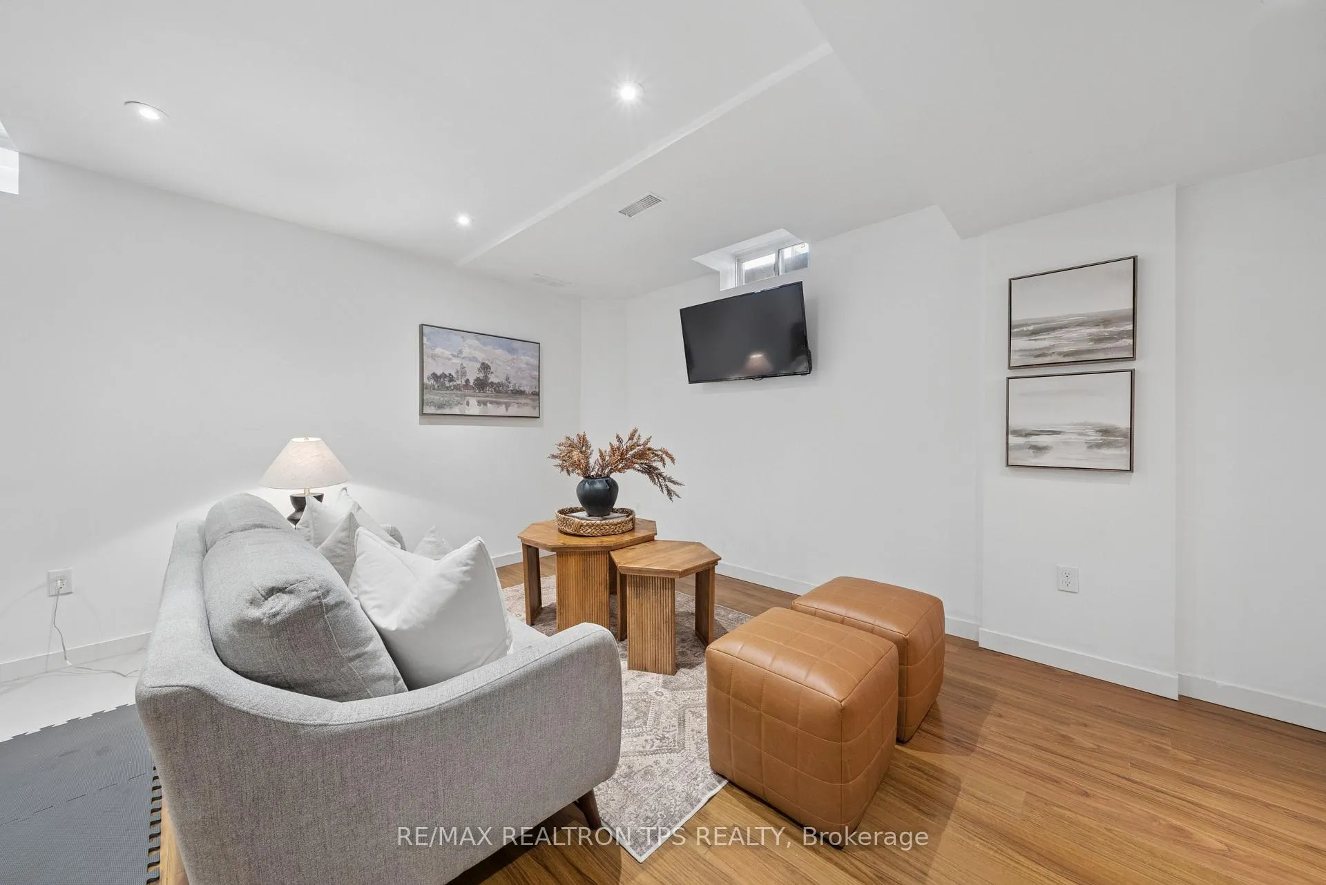 Photo 33 of 87 Madden Place, Clarington, Bowmanville — HOMEH