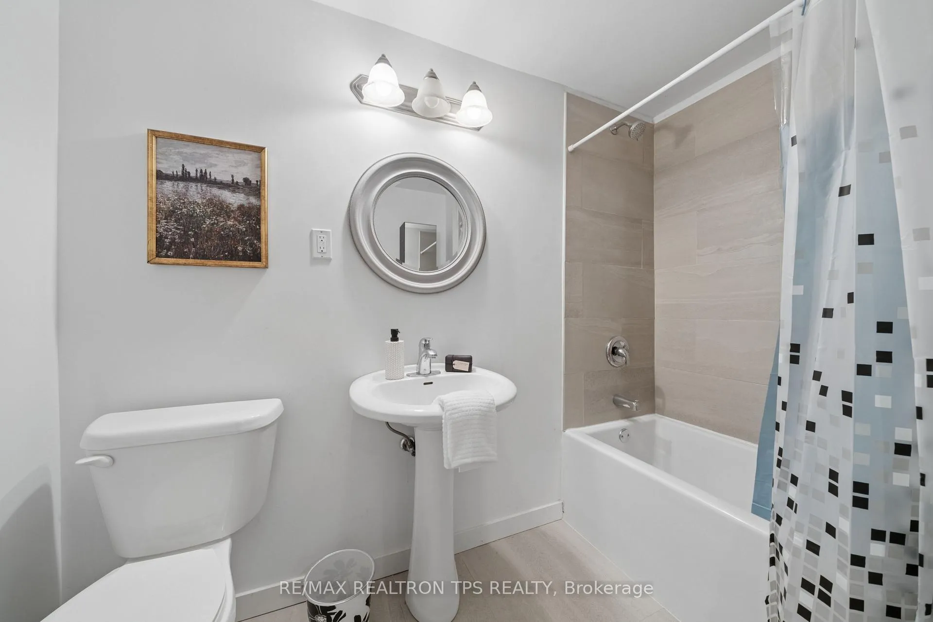 Photo 34 of 87 Madden Place, Clarington, Bowmanville — HOMEH