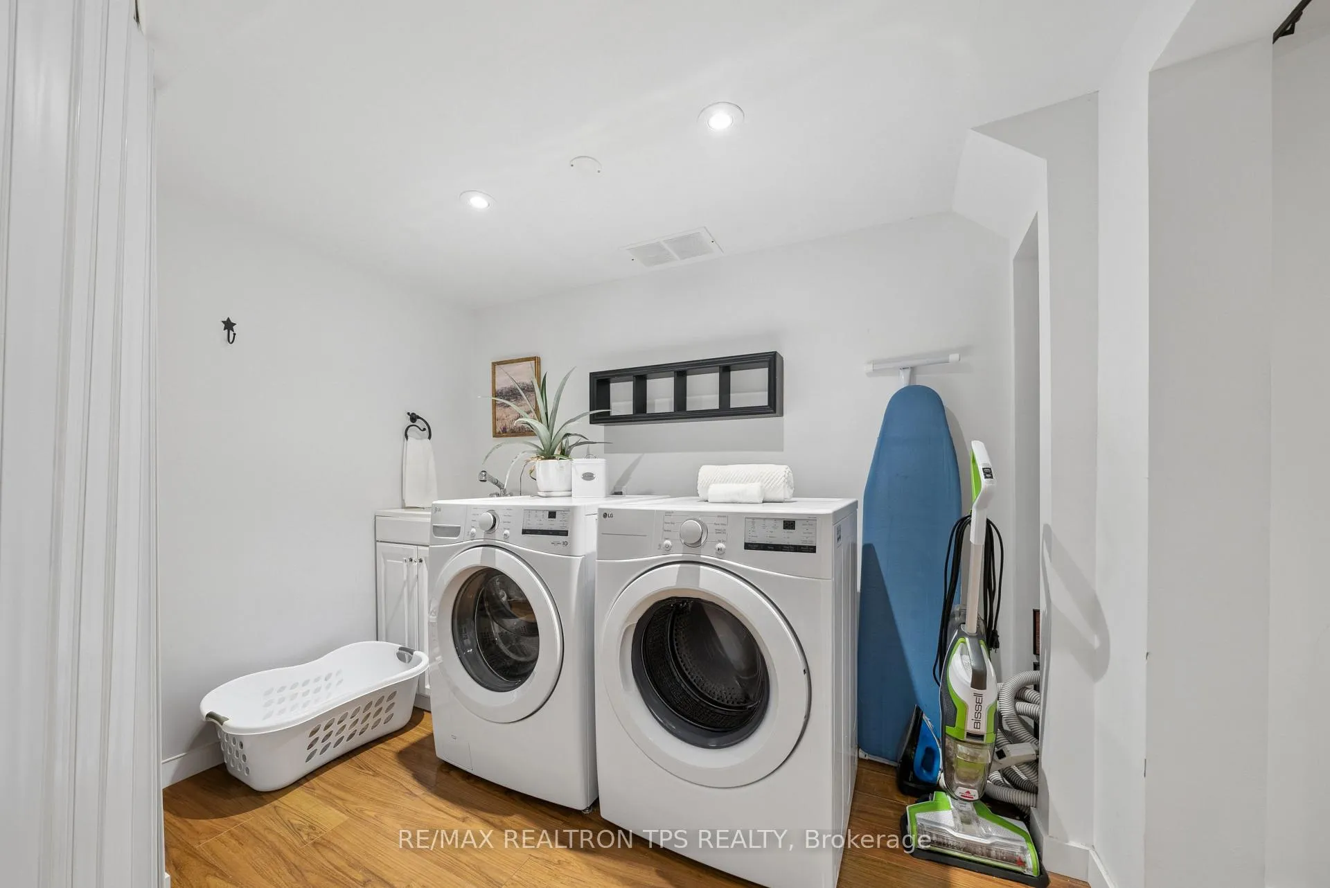 Photo 35 of 87 Madden Place, Clarington, Bowmanville — HOMEH