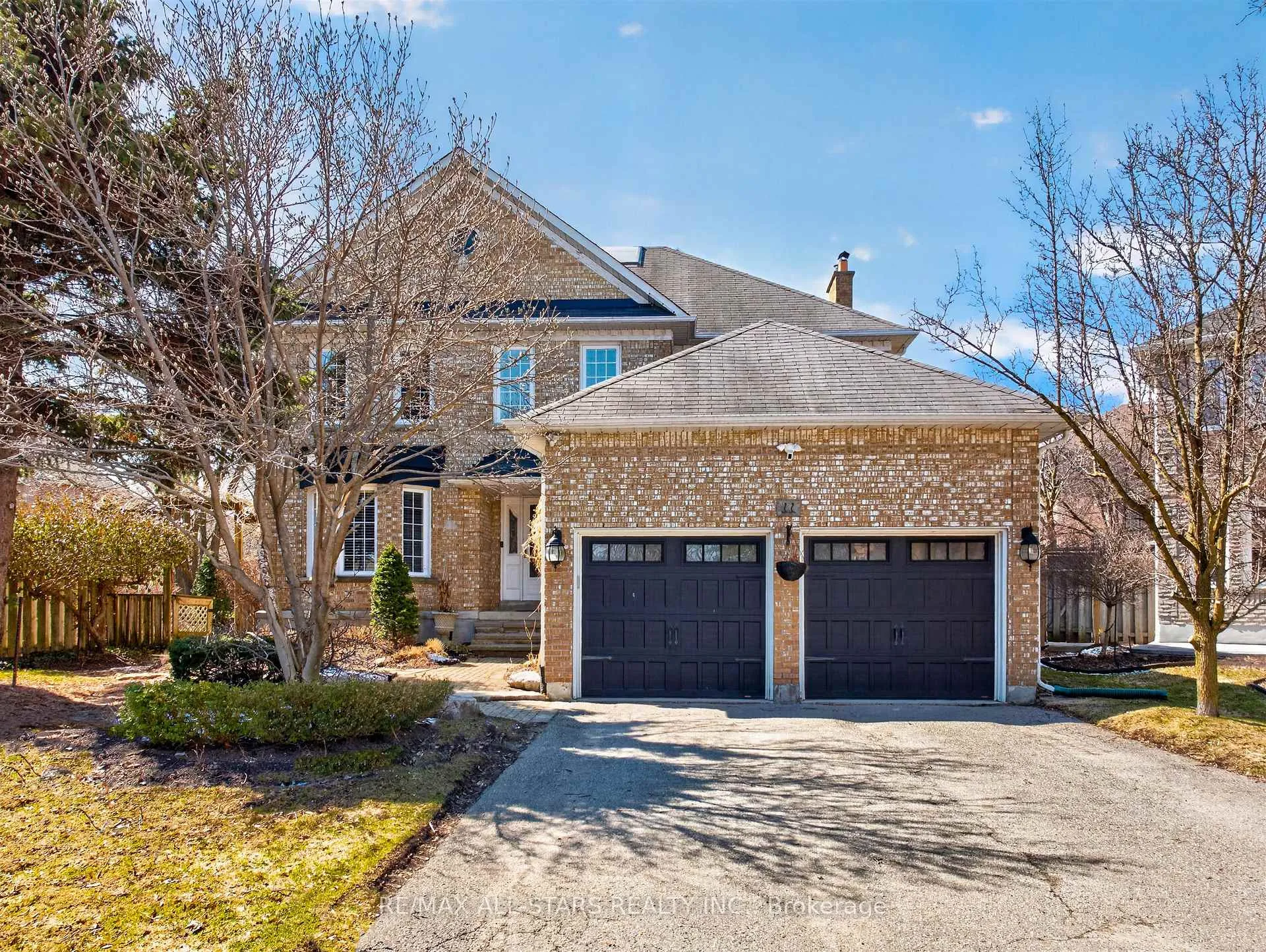 Photo 1 of 11 Bliss Court, Markham, Buttonville — HOMEH