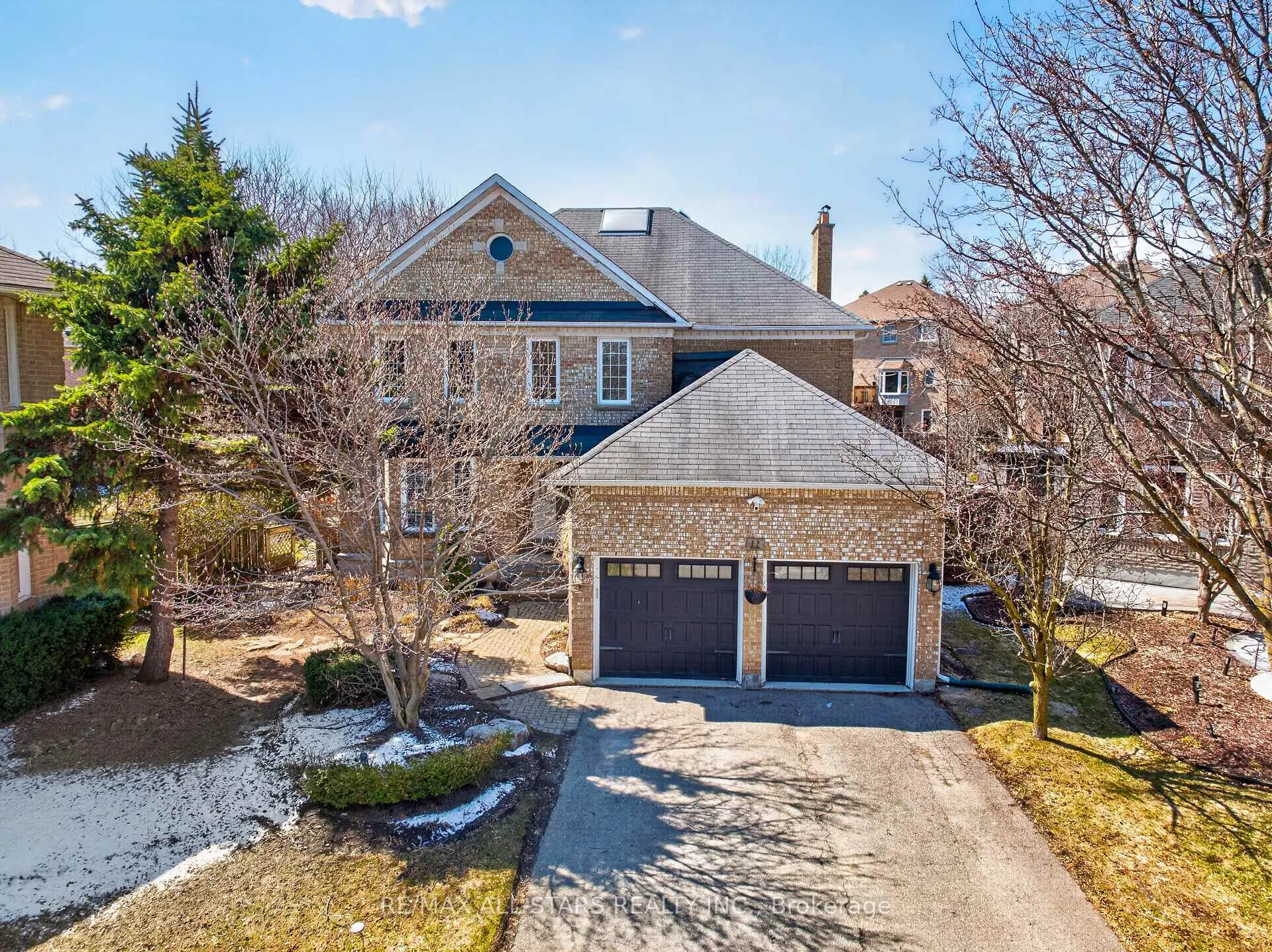 Photo 3 of 11 Bliss Court, Markham, Buttonville — HOMEH