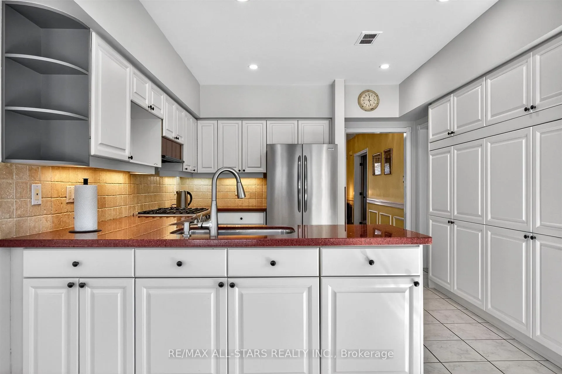 Photo 8 of 11 Bliss Court, Markham, Buttonville — HOMEH