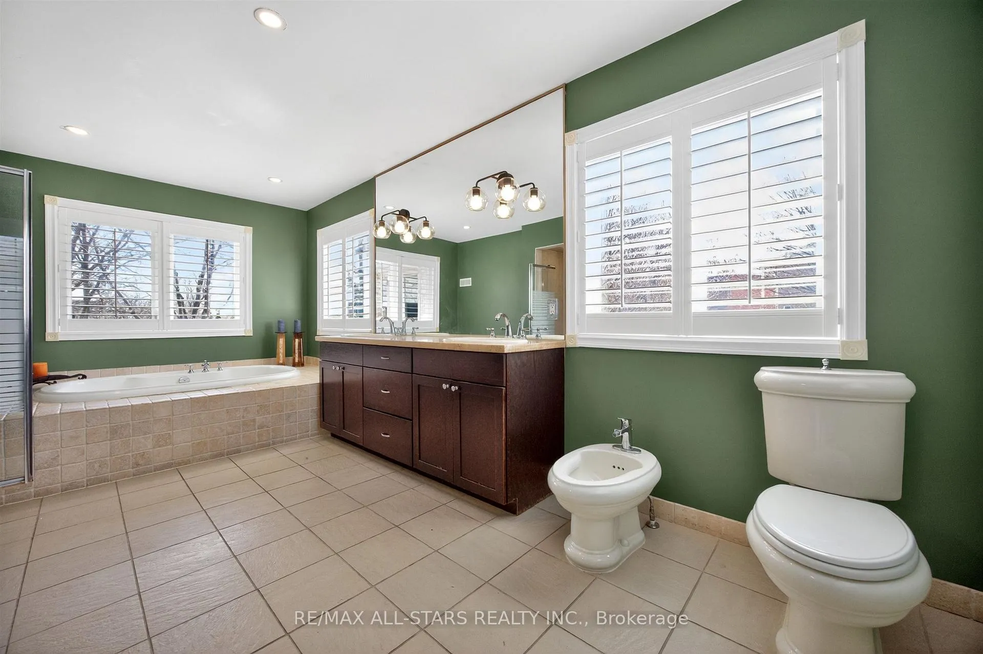 Photo 13 of 11 Bliss Court, Markham, Buttonville — HOMEH
