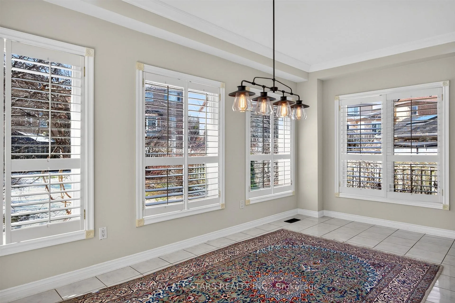 Photo 33 of 11 Bliss Court, Markham, Buttonville — HOMEH