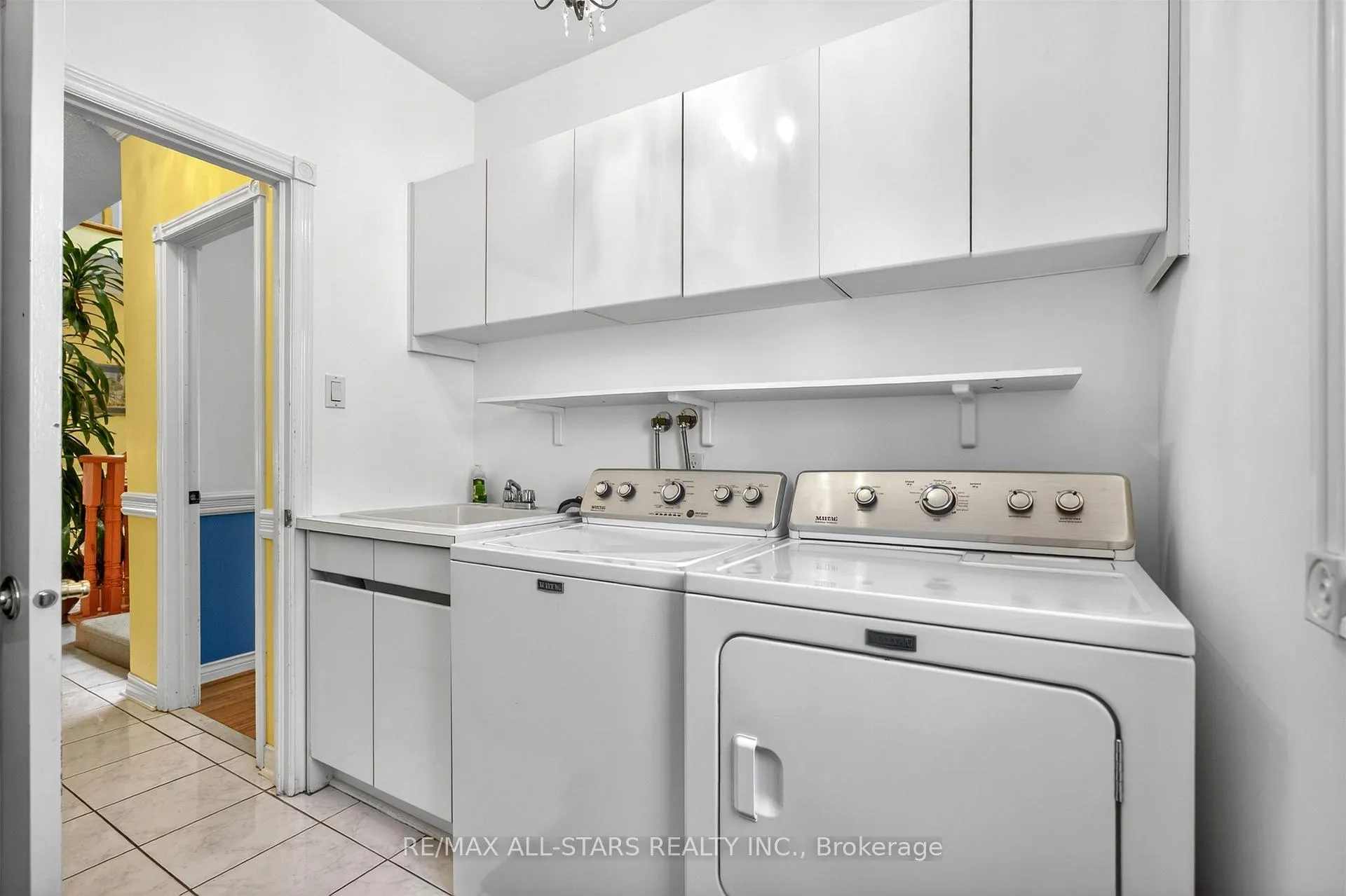 Photo 34 of 11 Bliss Court, Markham, Buttonville — HOMEH