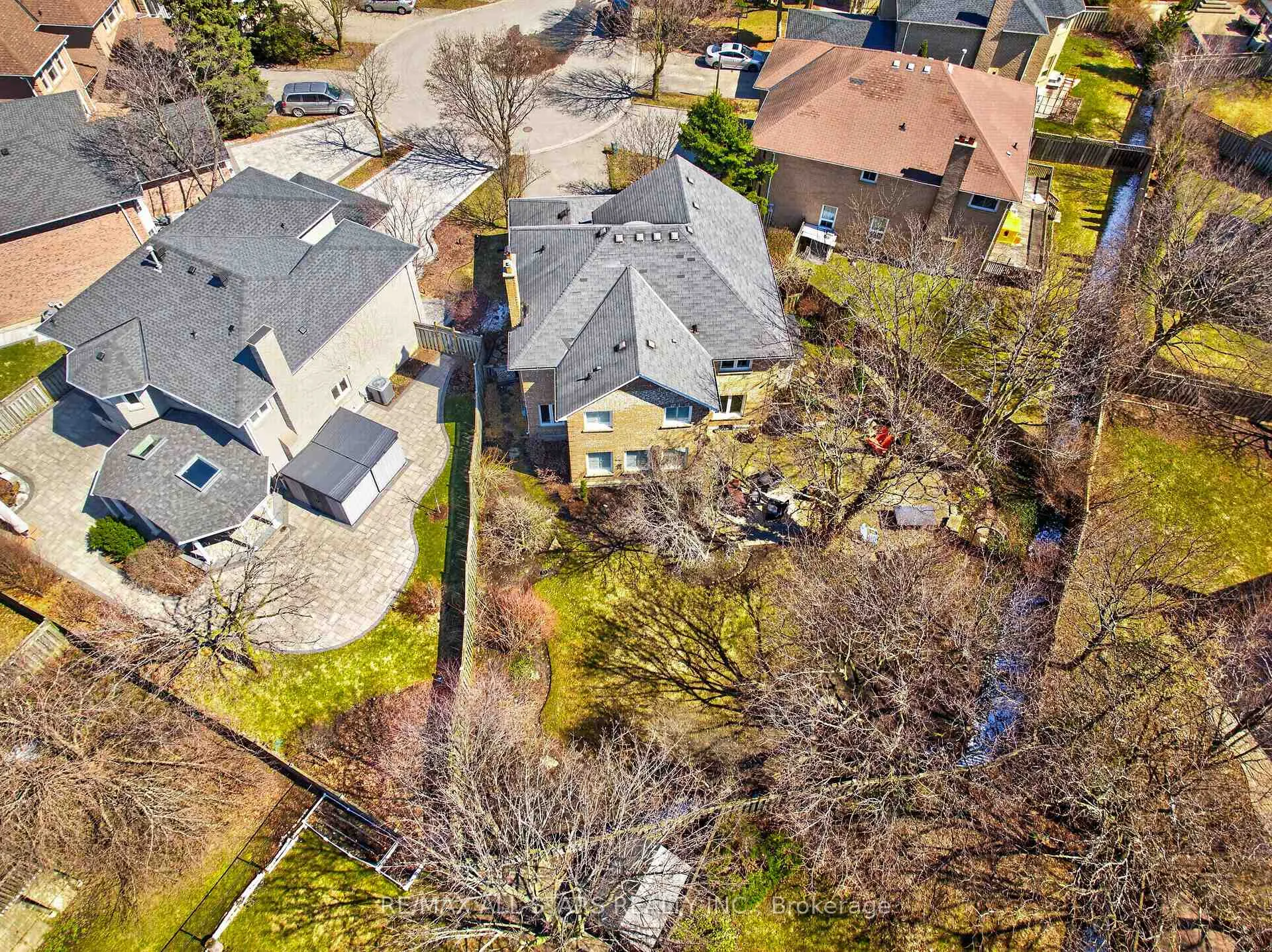 Photo 47 of 11 Bliss Court, Markham, Buttonville — HOMEH