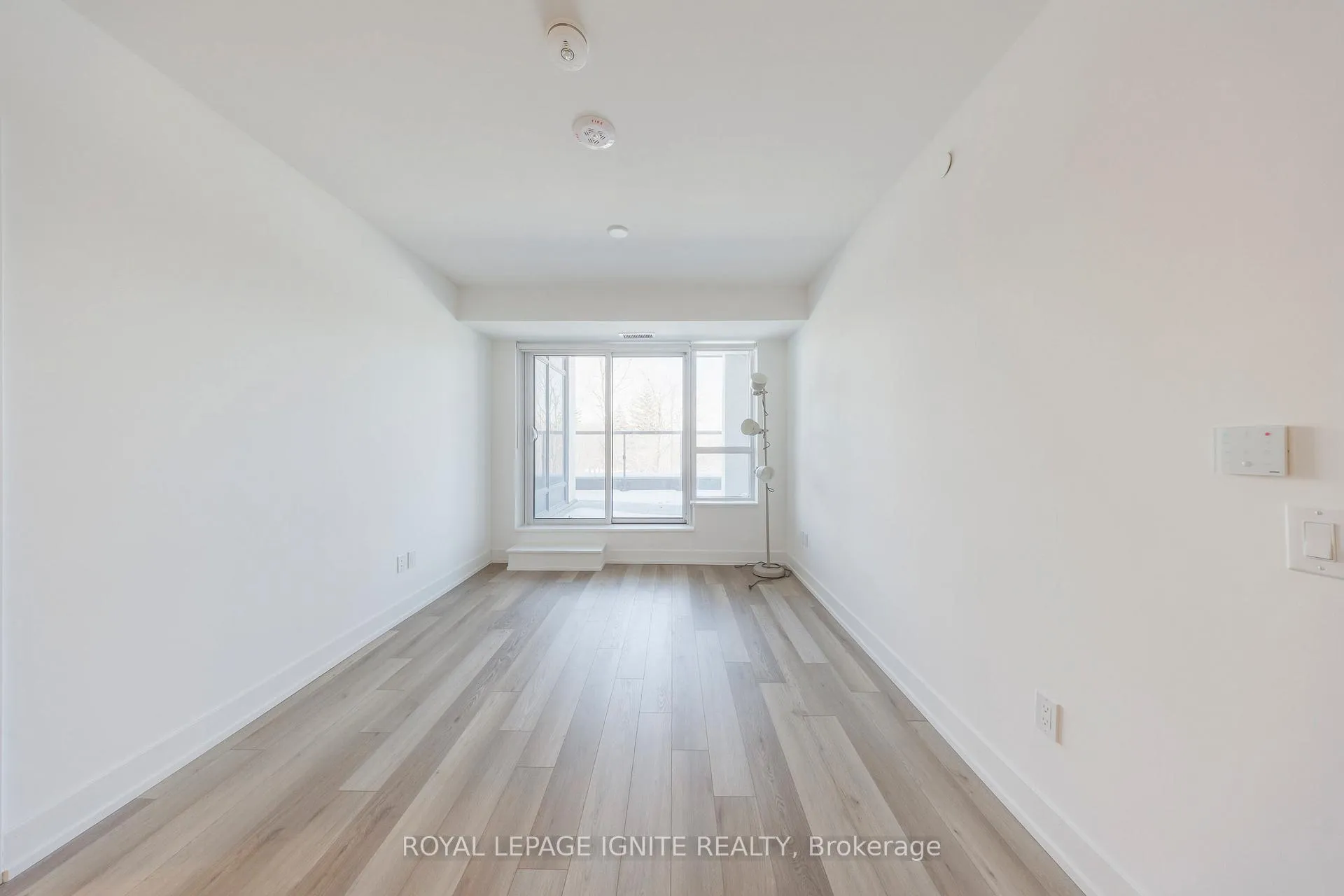 Photo 8 of Unit 320, 8 Cedarland Drive, Markham, Unionville — HOMEH
