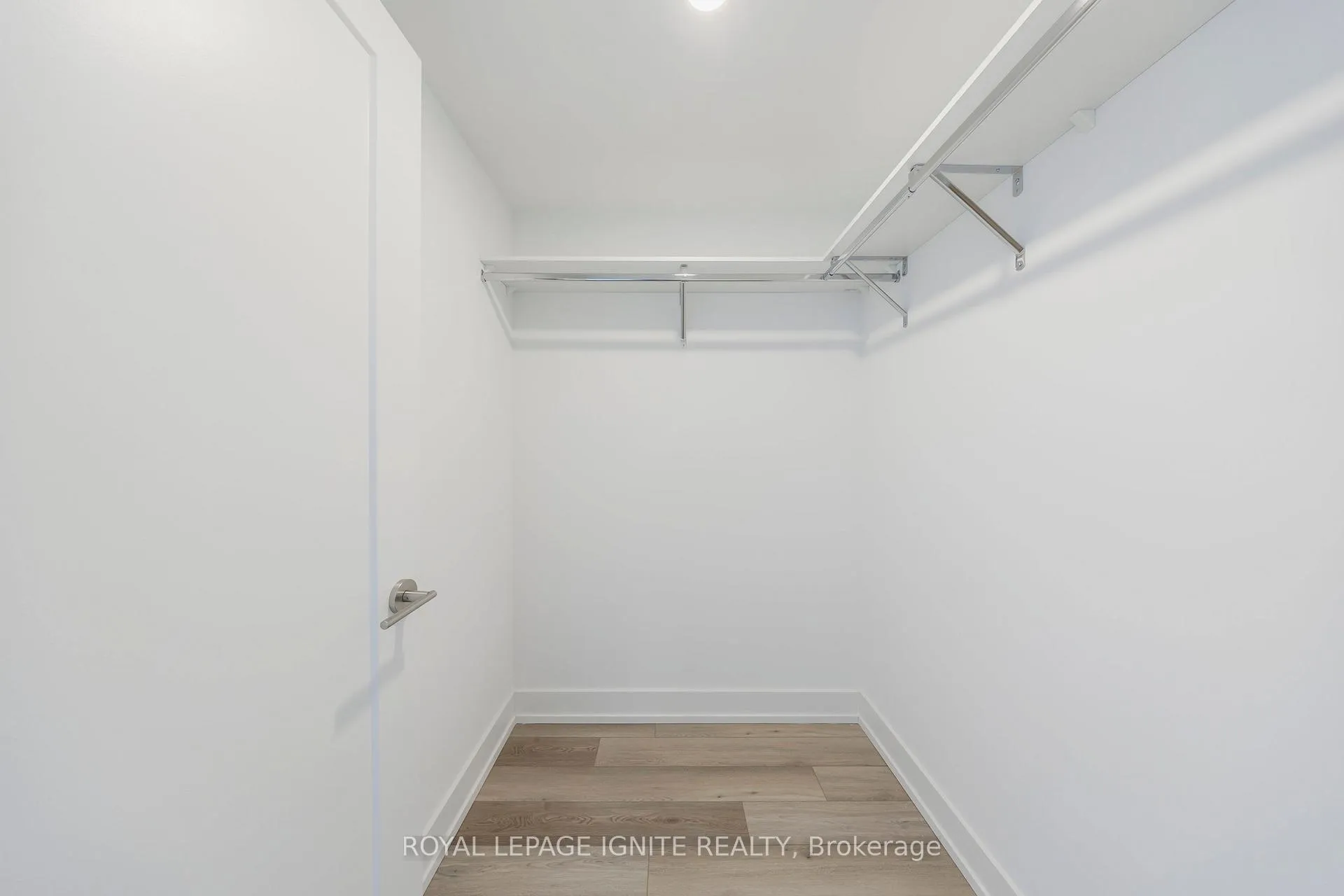 Photo 9 of Unit 320, 8 Cedarland Drive, Markham, Unionville — HOMEH