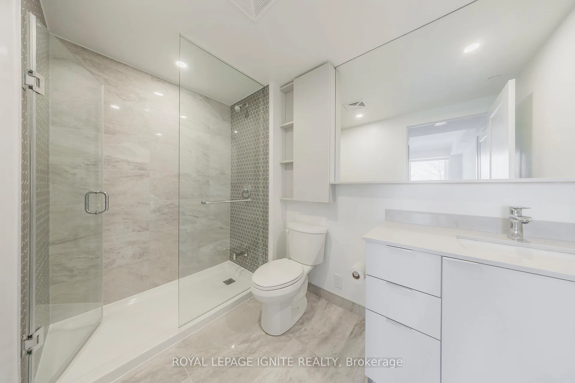 Photo 17 of Unit 320, 8 Cedarland Drive, Markham, Unionville — HOMEH