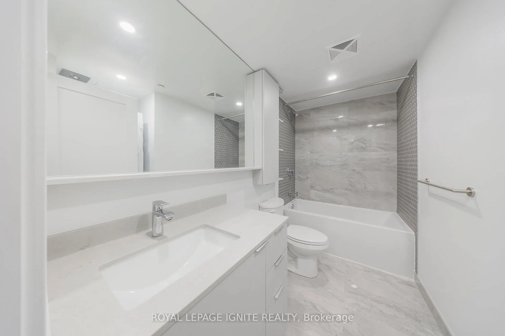 Photo 20 of Unit 320, 8 Cedarland Drive, Markham, Unionville — HOMEH