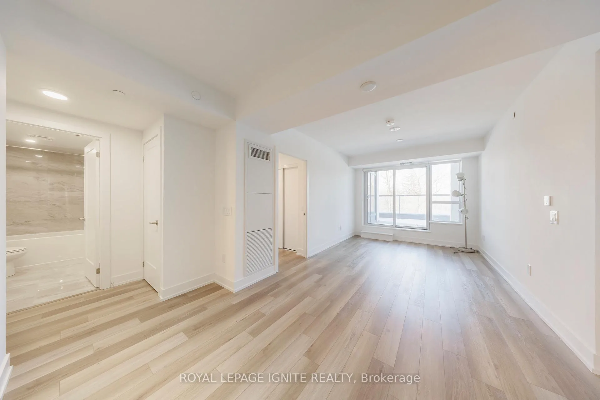 Photo 21 of Unit 320, 8 Cedarland Drive, Markham, Unionville — HOMEH
