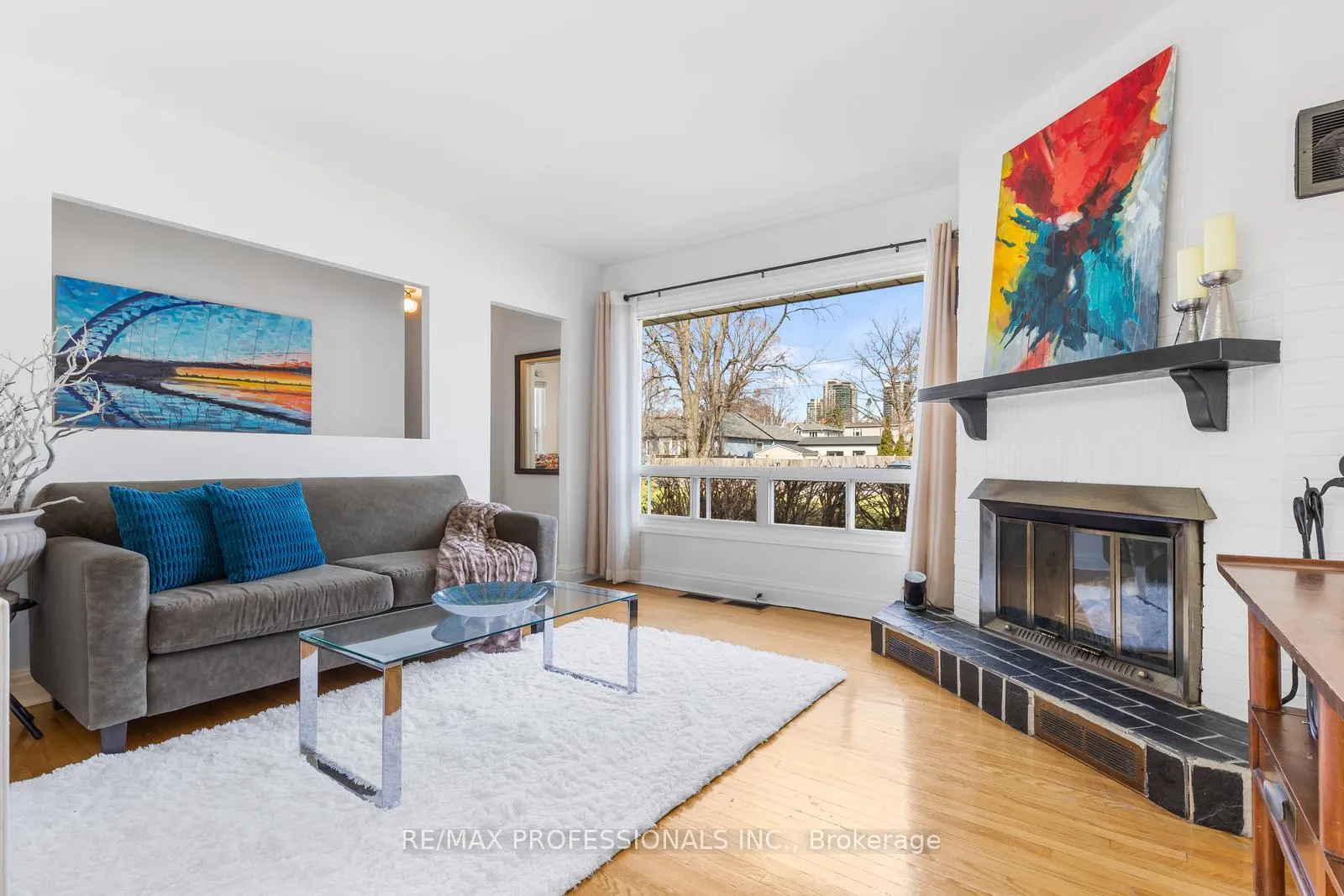 Photo 6 of 11 Mitcham Drive, Etobicoke, Alderwood — HOMEH