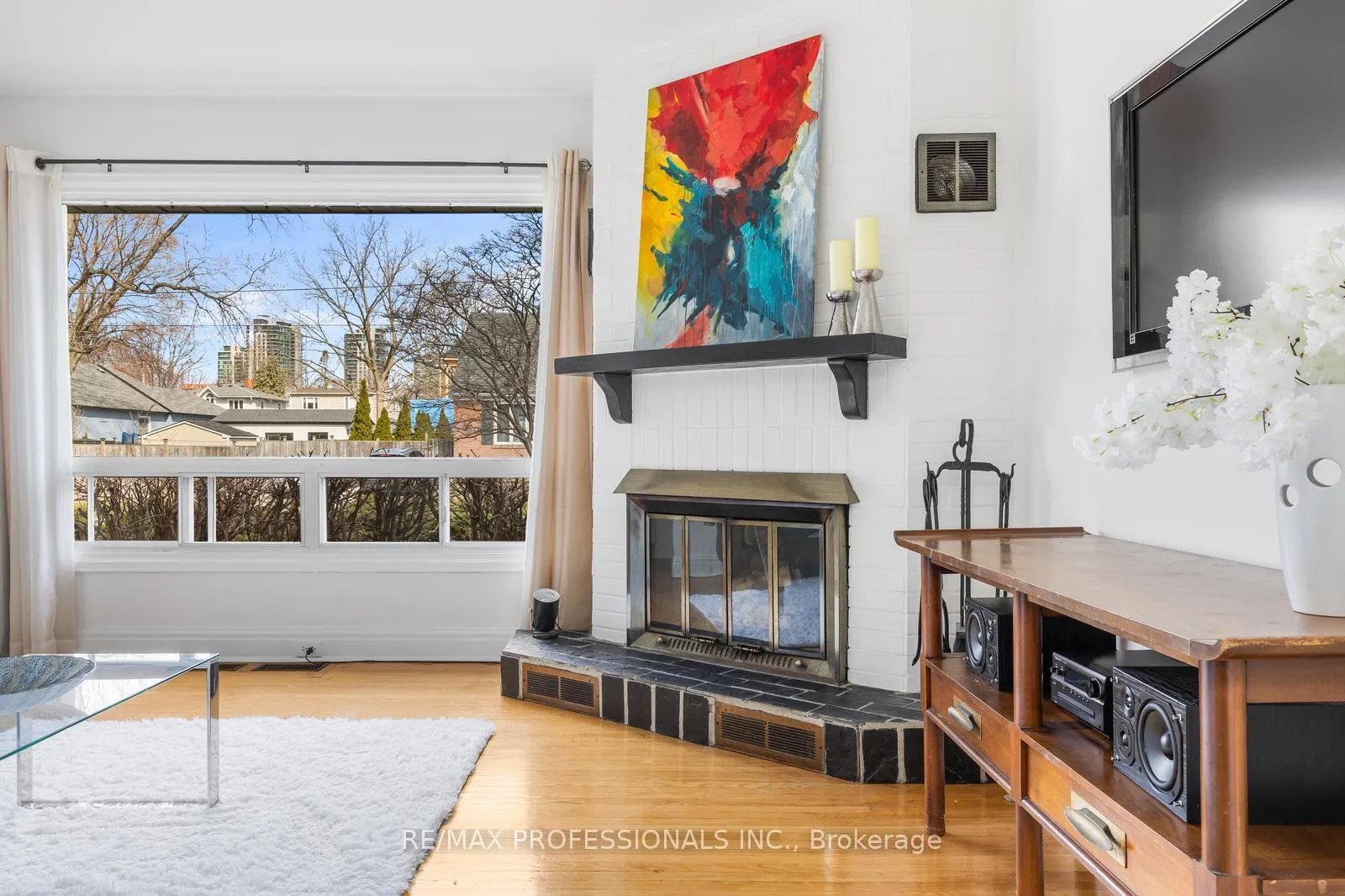 Photo 7 of 11 Mitcham Drive, Etobicoke, Alderwood — HOMEH
