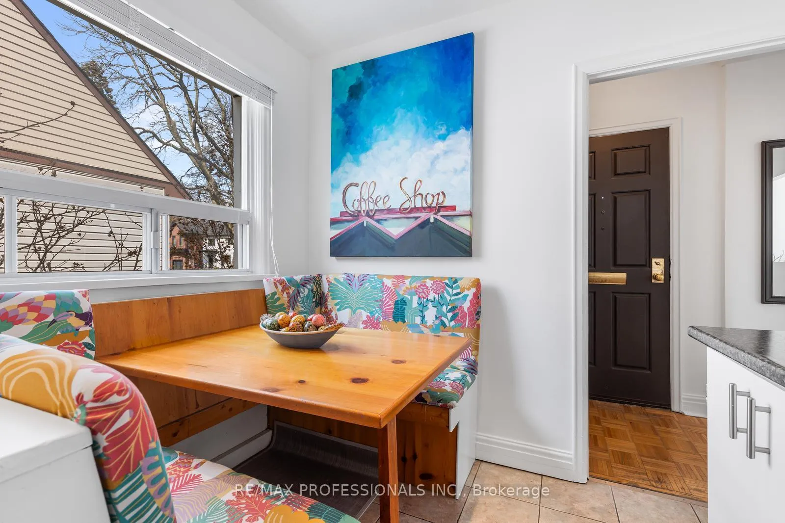 Photo 13 of 11 Mitcham Drive, Etobicoke, Alderwood — HOMEH