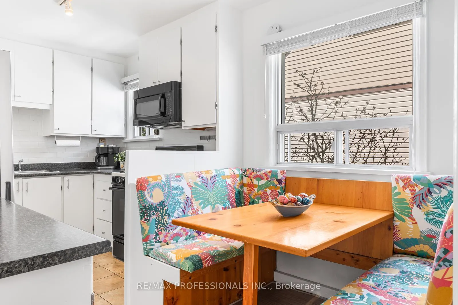 Photo 14 of 11 Mitcham Drive, Etobicoke, Alderwood — HOMEH