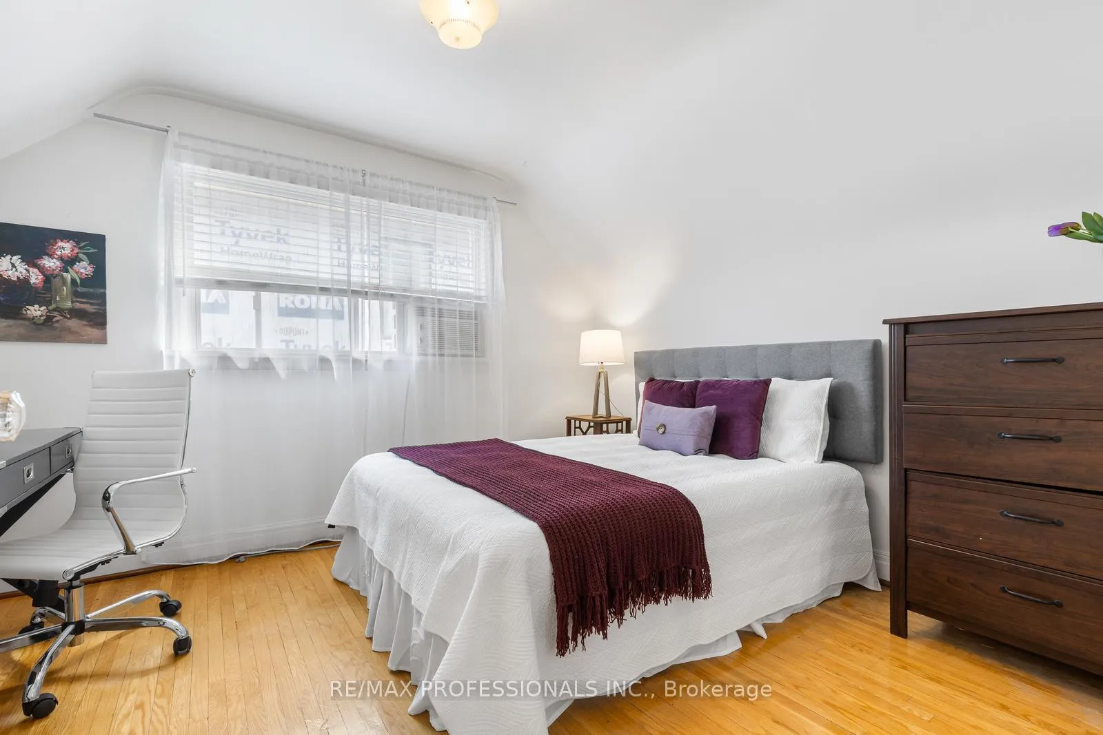 Photo 18 of 11 Mitcham Drive, Etobicoke, Alderwood — HOMEH