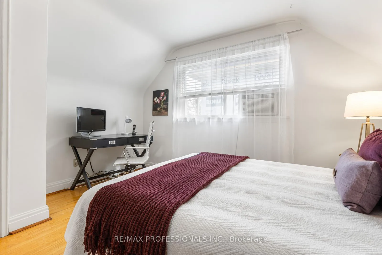 Photo 19 of 11 Mitcham Drive, Etobicoke, Alderwood — HOMEH