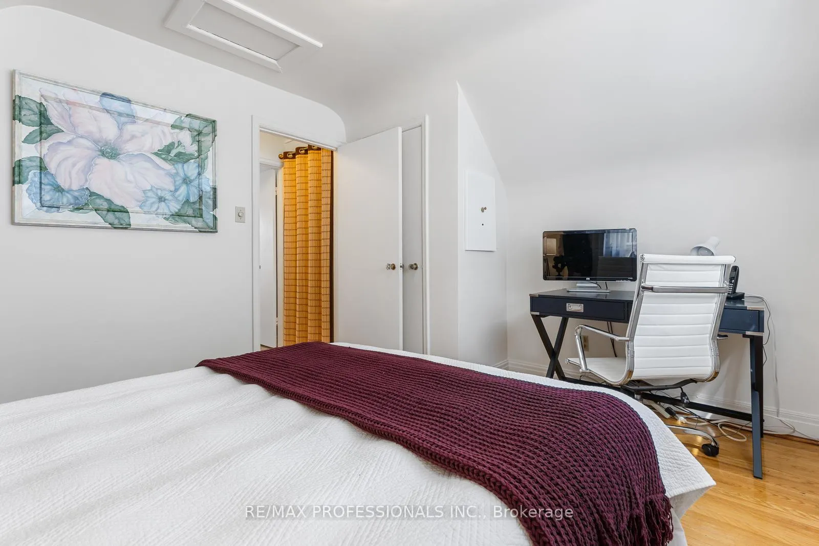 Photo 20 of 11 Mitcham Drive, Etobicoke, Alderwood — HOMEH