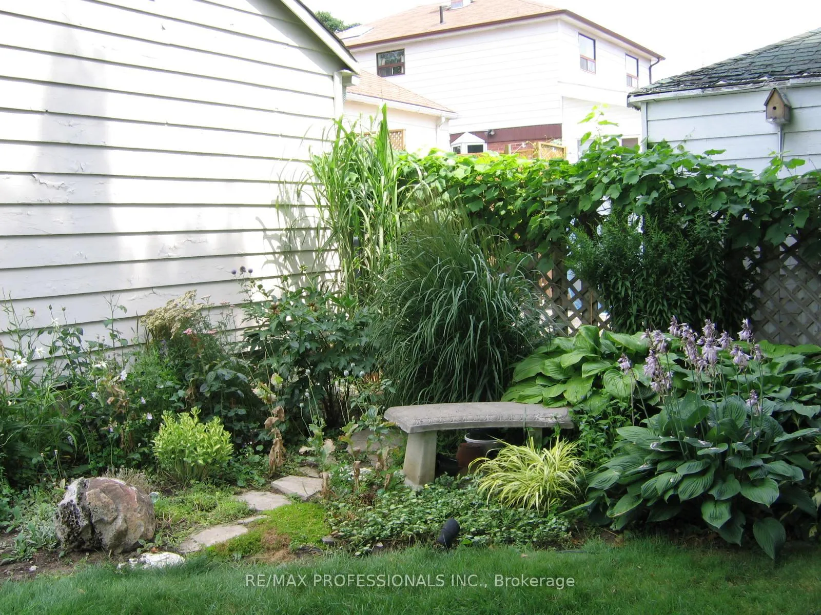 Photo 32 of 11 Mitcham Drive, Etobicoke, Alderwood — HOMEH