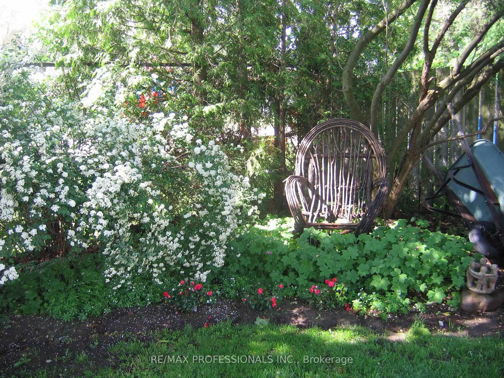 Photo 34 of 11 Mitcham Drive, Etobicoke, Alderwood — HOMEH